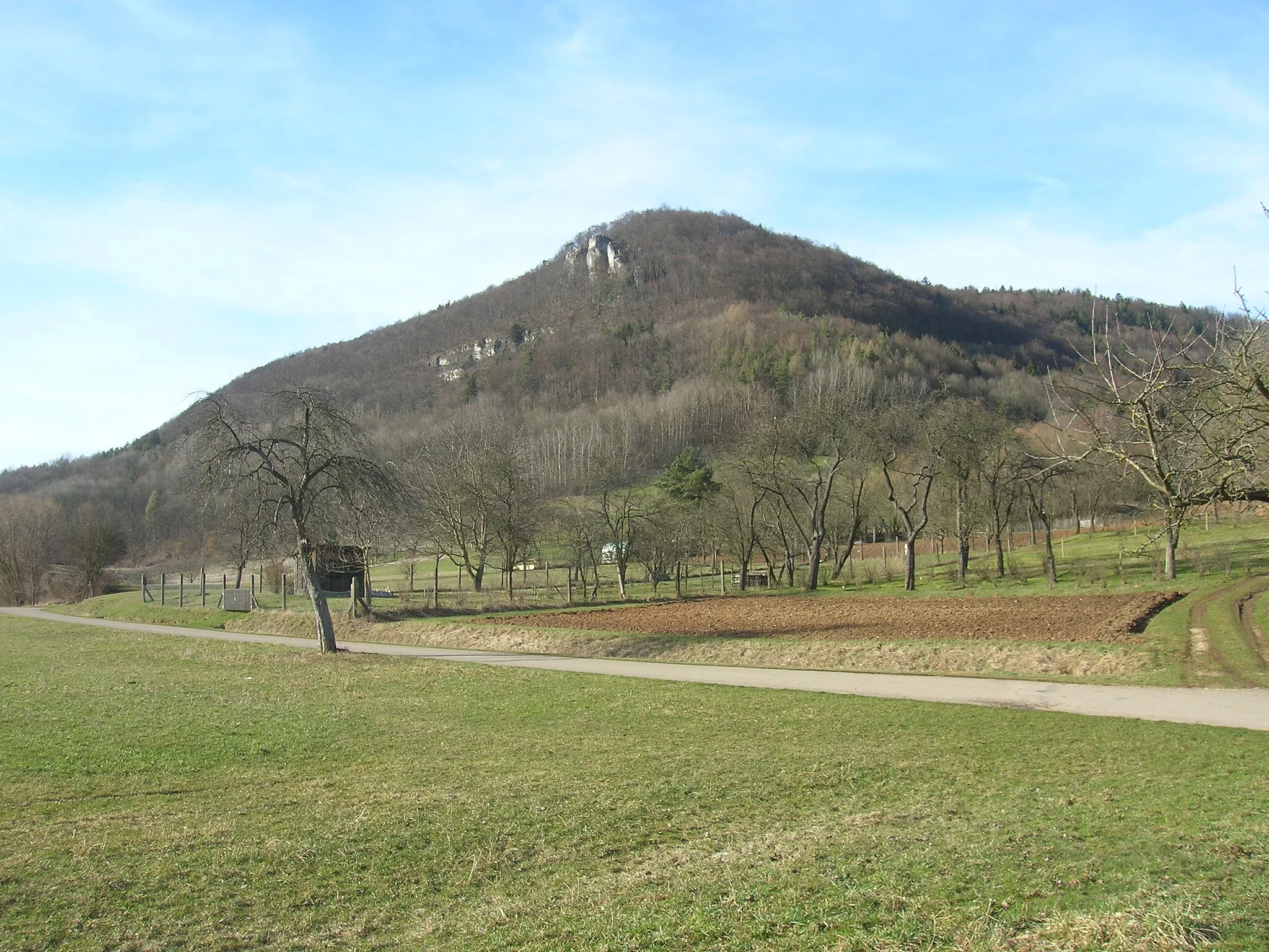 Photo showing: Der Hohle Fels aus südöstlicher Richtung