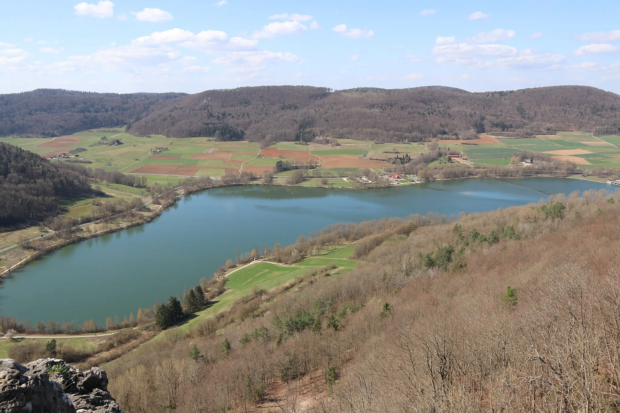 Photo showing: Hohler Fels bei Happurg im April 2021.