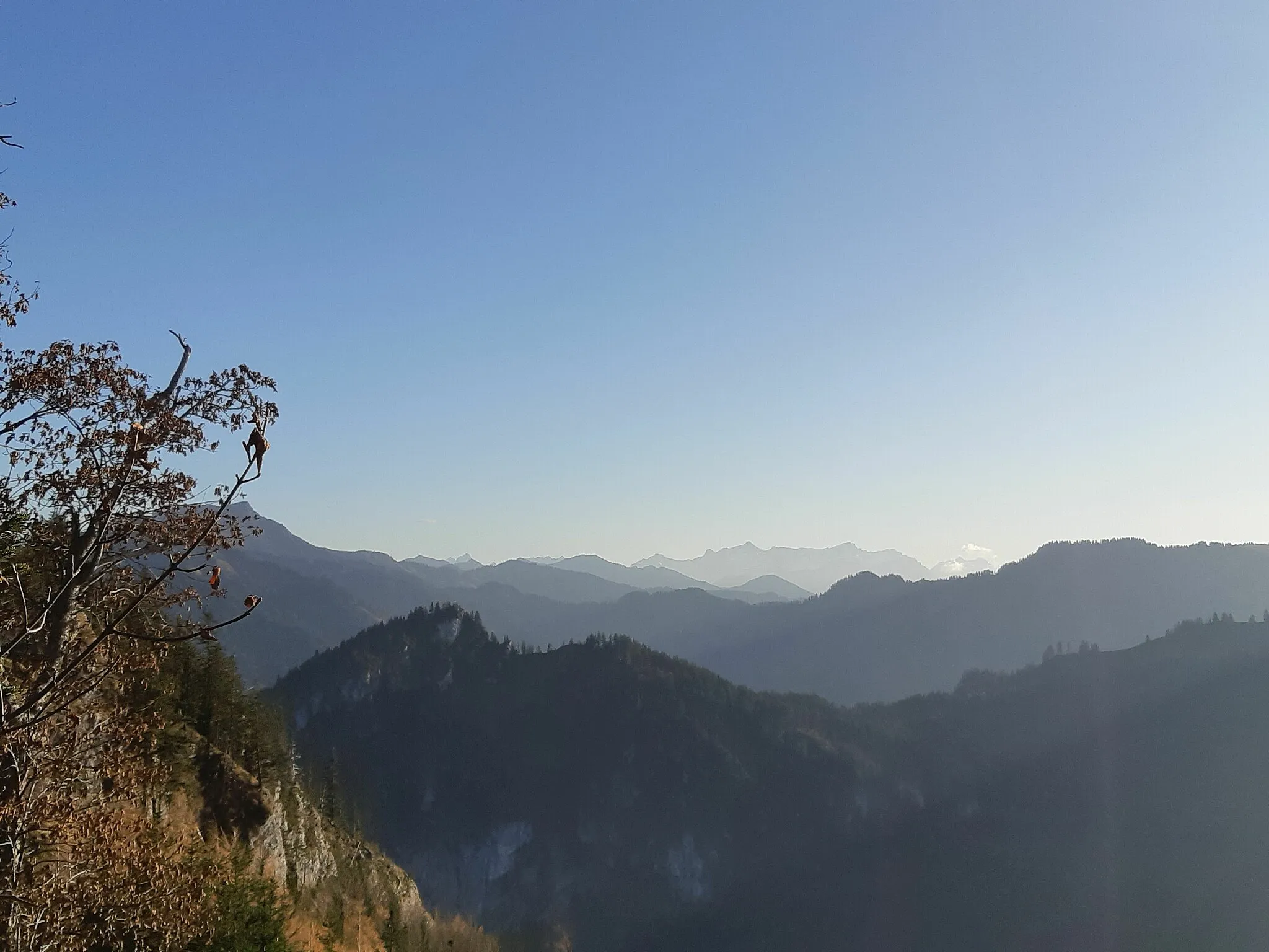 Photo showing: Staufen (part of the Bregenz-Forest-Mountains) in Dornbirn, Vorarlberg, Austria. 1465 masl. View towards Bocksberg (mountain) and Bregenzerwald.