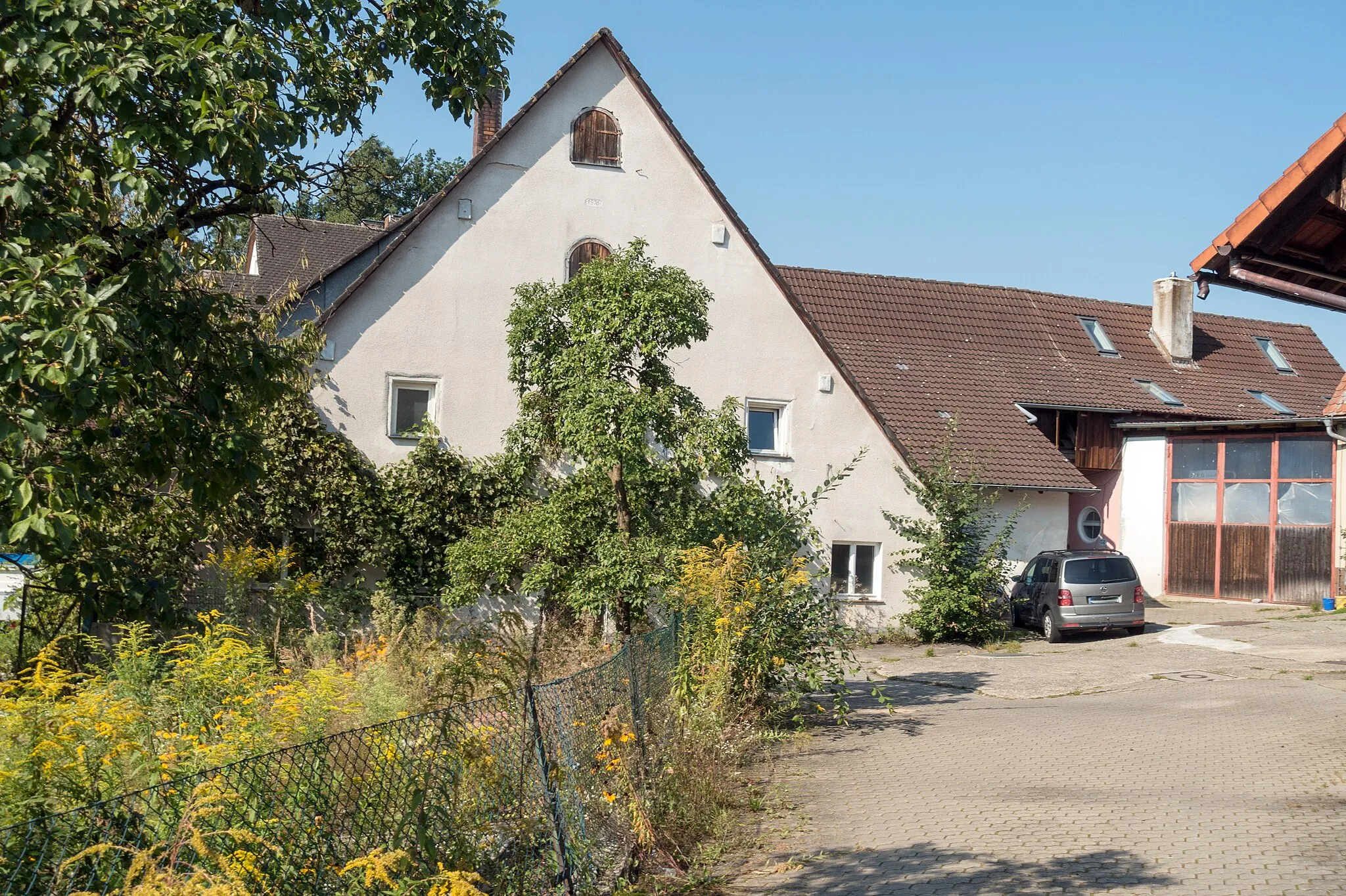 Photo showing: Wohnstallhaus, Hinteres Dorf 8, Großschwarzenlohe