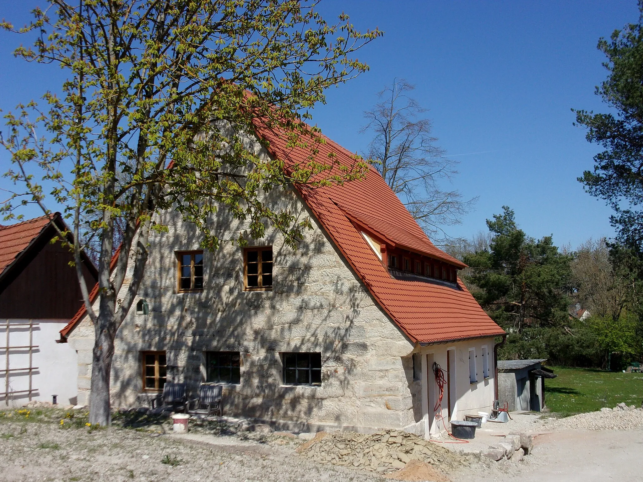 Photo showing: Denkmalgeschütztes ehemaliges Hirtenhaus in Rezelsdorf (Markt Weisendorf), Im Schafhof 18; Akten-Nr. D-5-72-164-32.