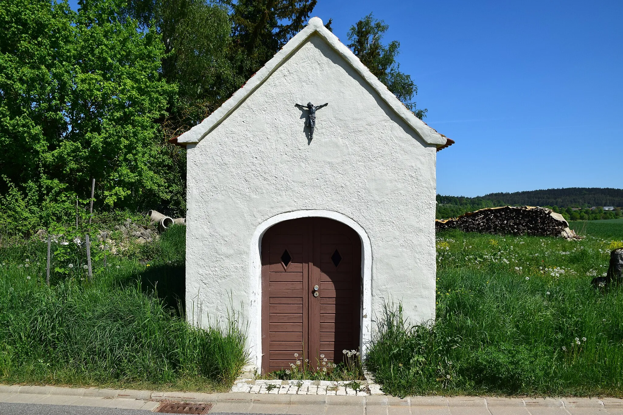 Photo showing: giebelständiger Satteldachbau mit korbbogigem Eingang