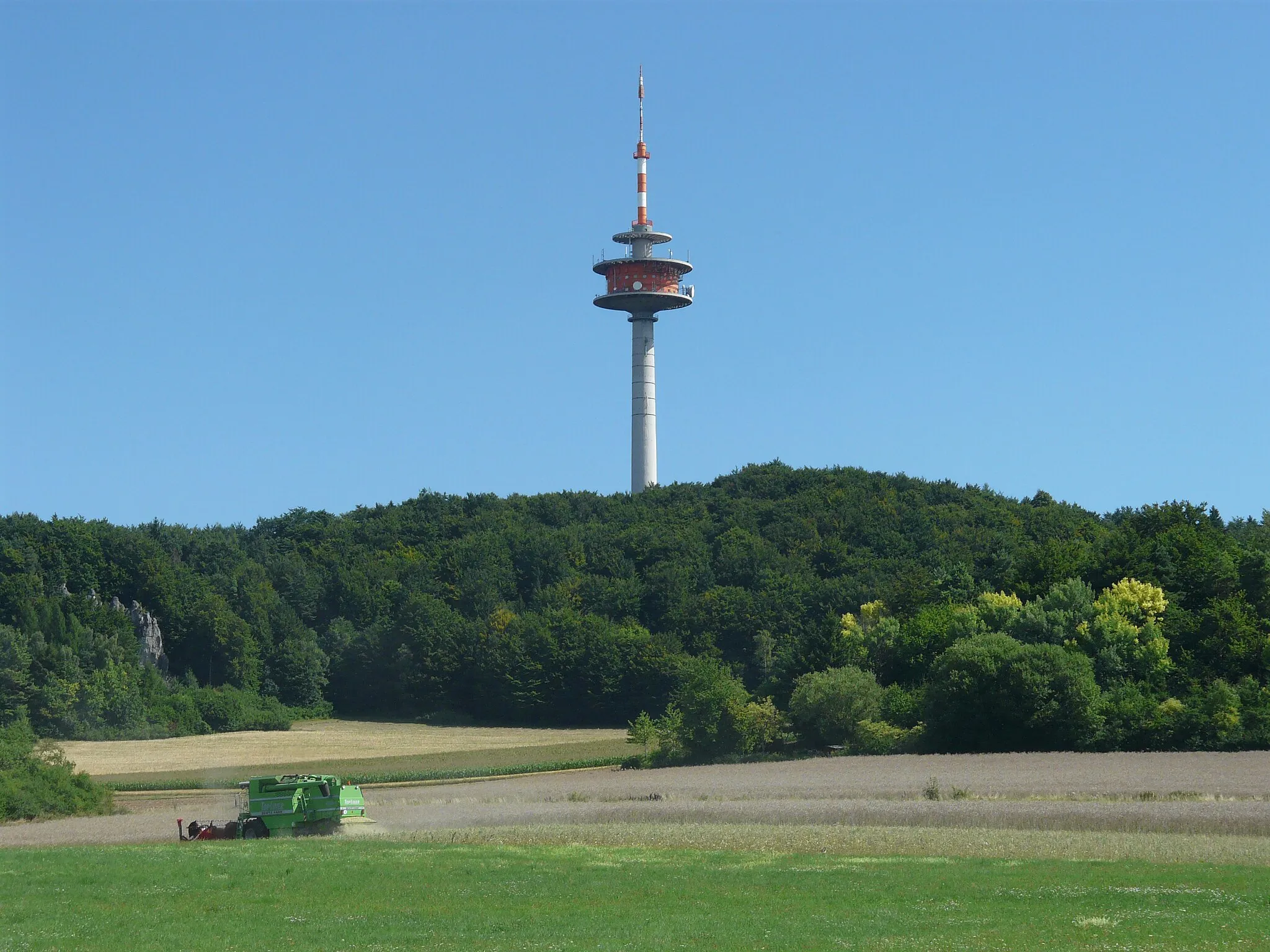 Photo showing: The telecommunication tower of Riegelstein, located five kilometers south of the town of Betzenstein.