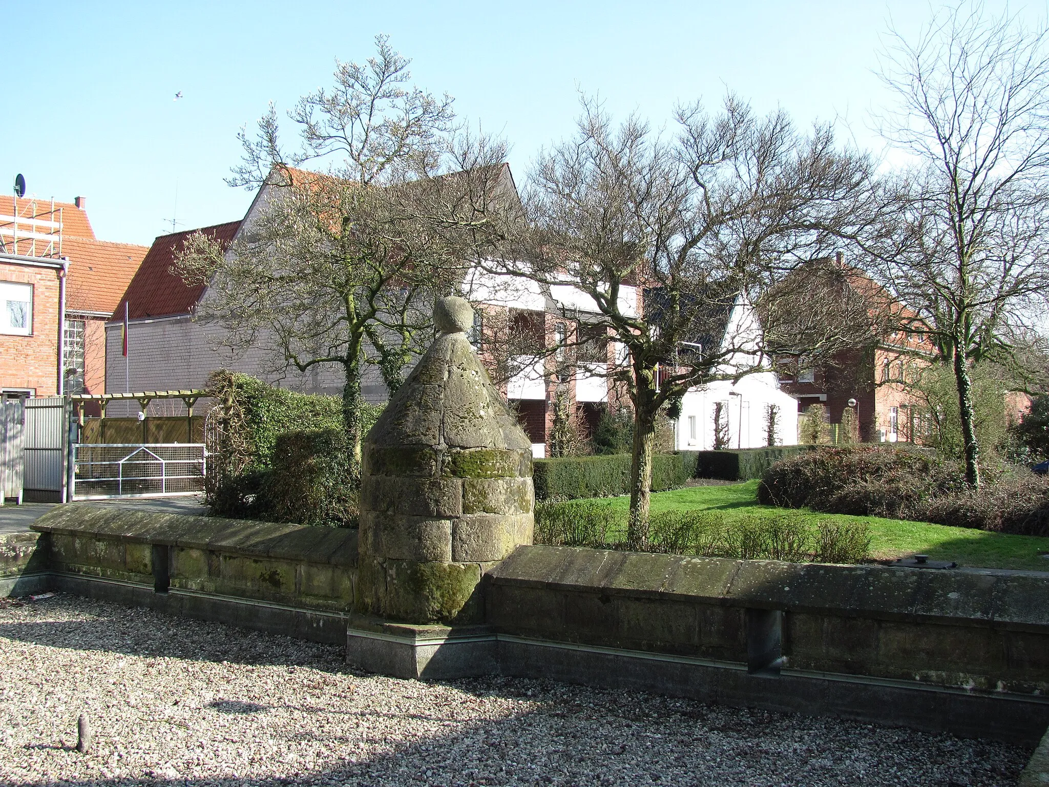 Photo showing: Medieval defensive wall, Ochtrup, North Rhine Westphalia, Germany.