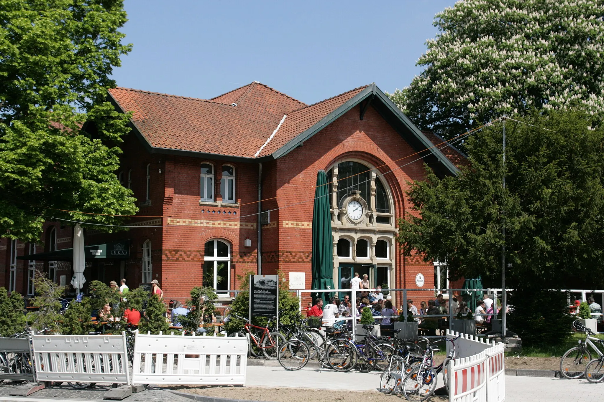 Photo showing: Alter Bahnhof der Ruhrtalbahn/Hespertalbahn, Prinz-Friedrich-Straße 1 in Essen-Kupferdreh