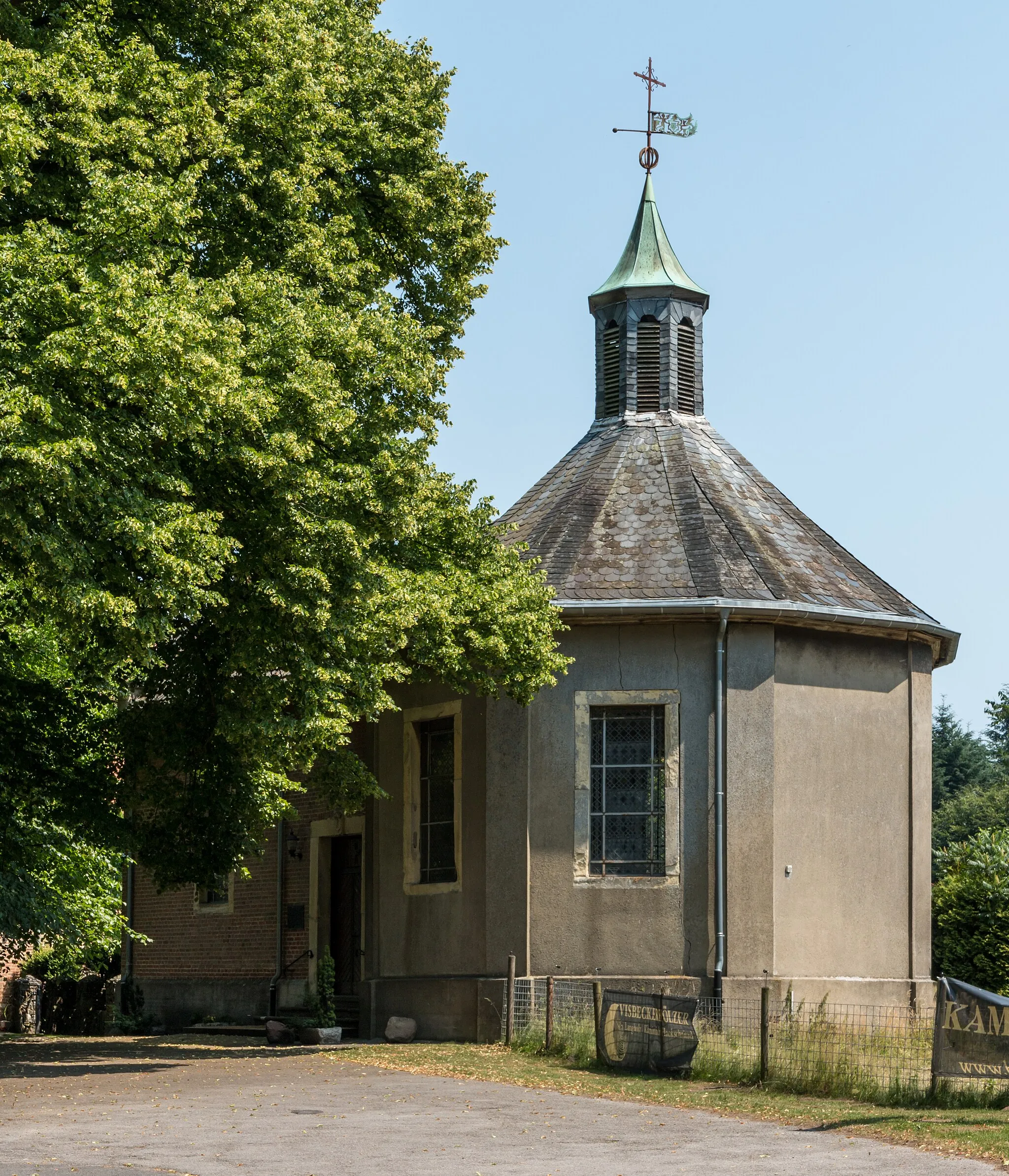 Photo showing: Lady chapel at the Visbeck Manor in the Dernekamp hamlet, Kirchspiel, Dülmen, North Rhine-Westphalia, Germany