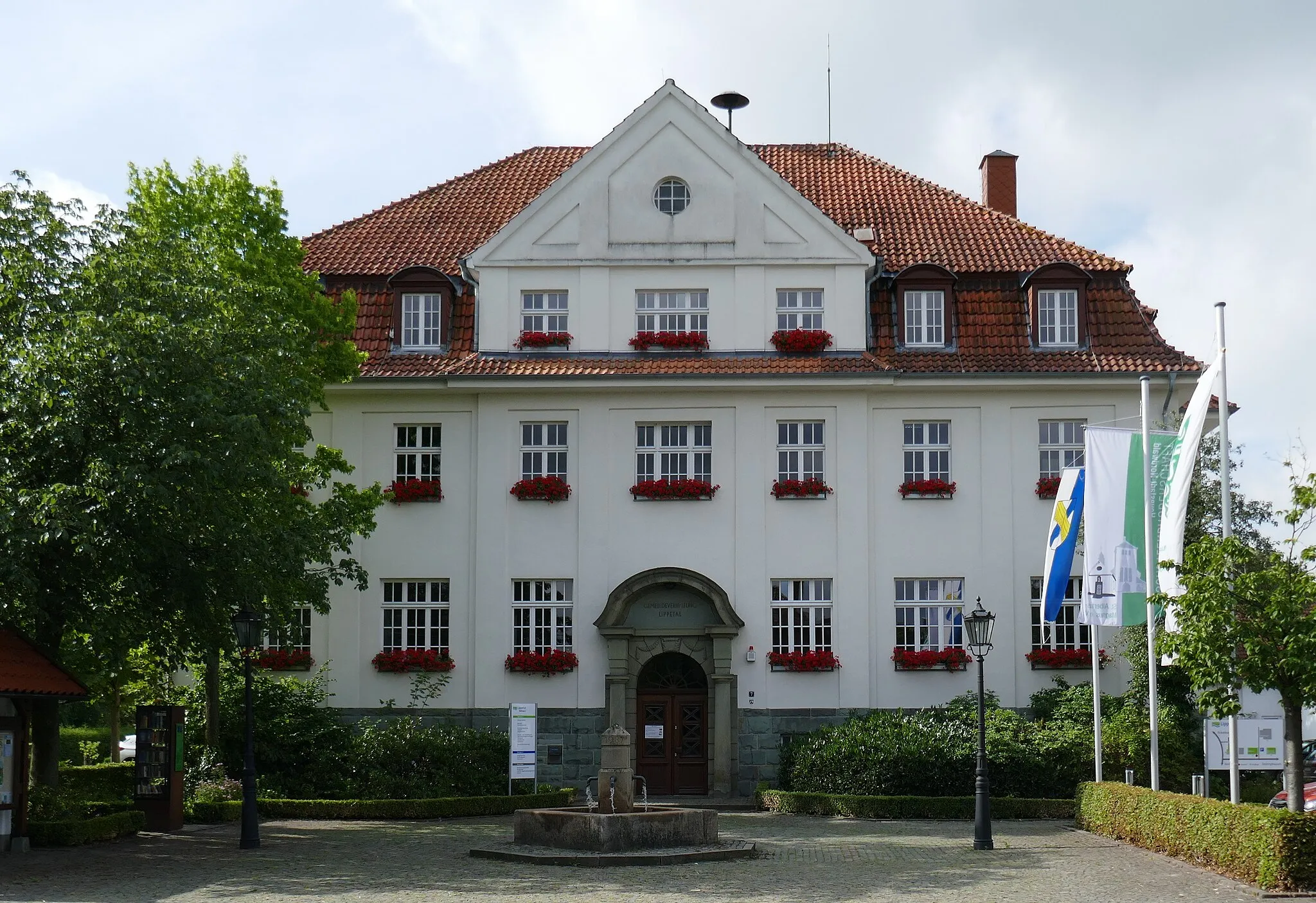 Photo showing: Rathaus der Gemeinde Lippetal in Hovestadt