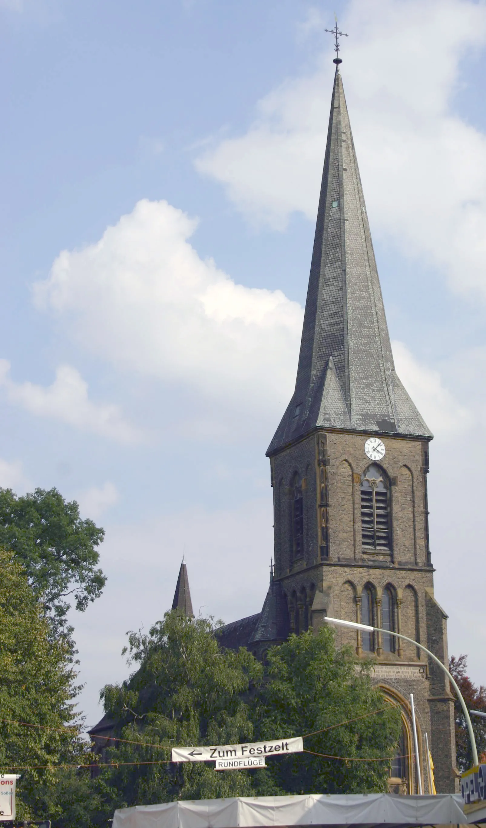 Photo showing: Die St.-Cornelius-und-Cyprianus-Kirche in Lippetal-Lippborg.
