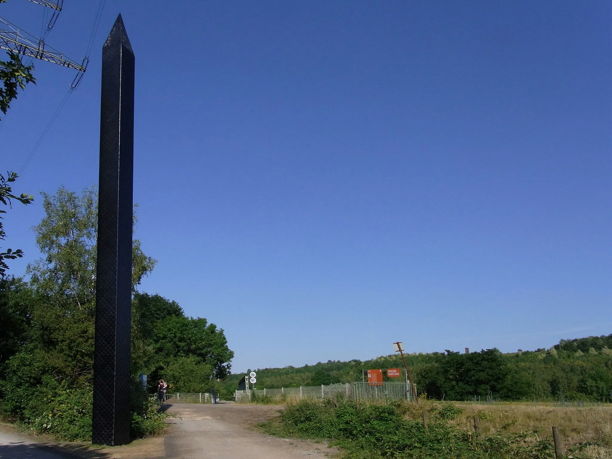 Photo showing: Emscherkunst.2010

Rita McBride: Carbon Obelisk