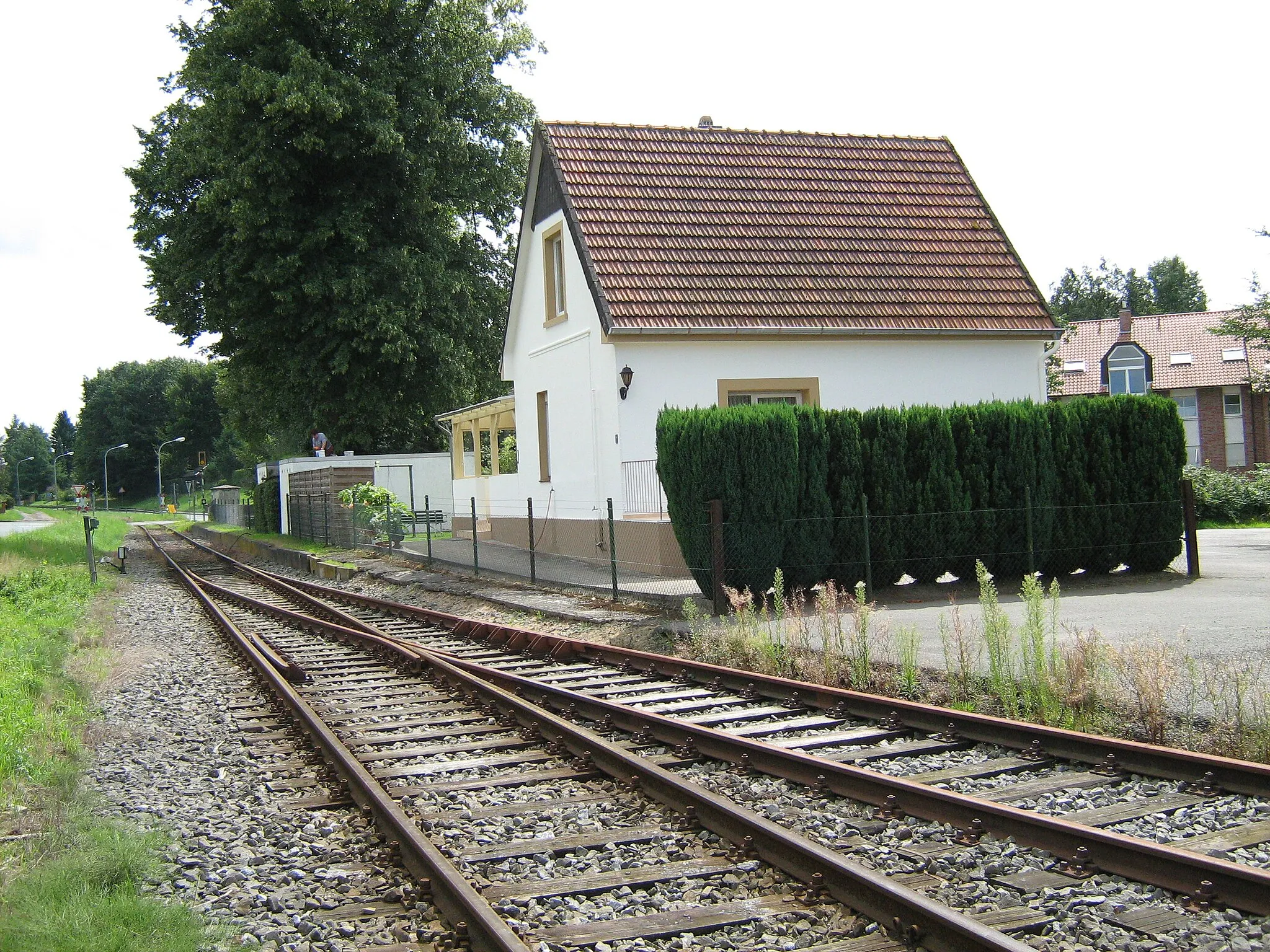 Photo showing: ehemaliges Bahnhofsgebäude in Wersen bis Anfang 1960 in Betrieb