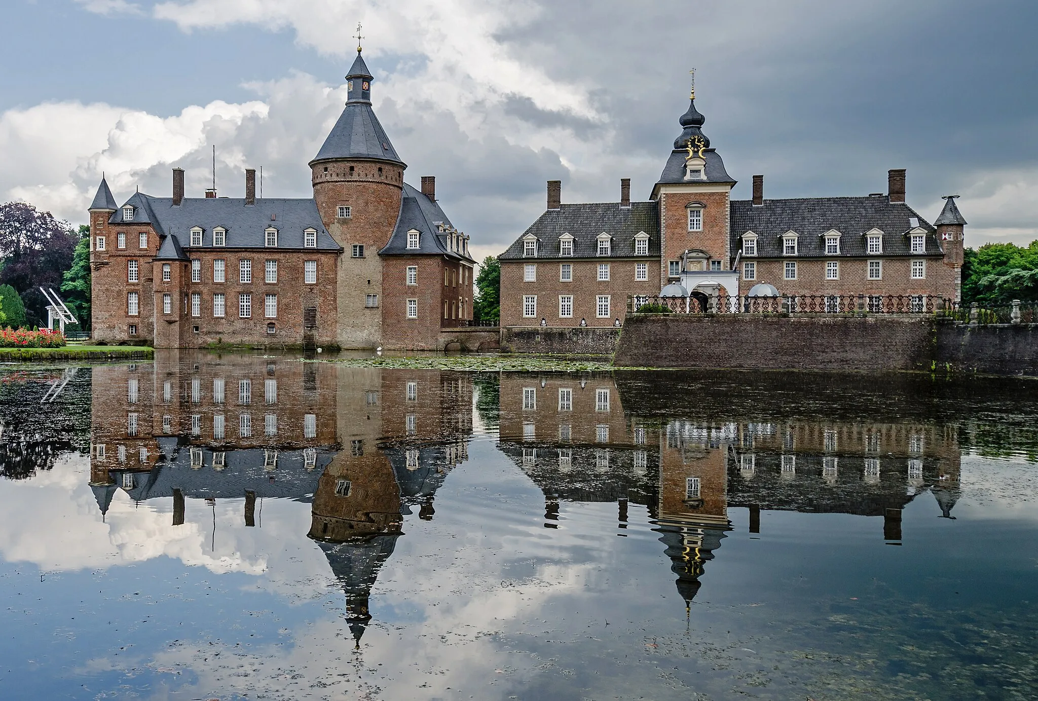 Photo showing: Anholt Castle, west facade  (Germany)