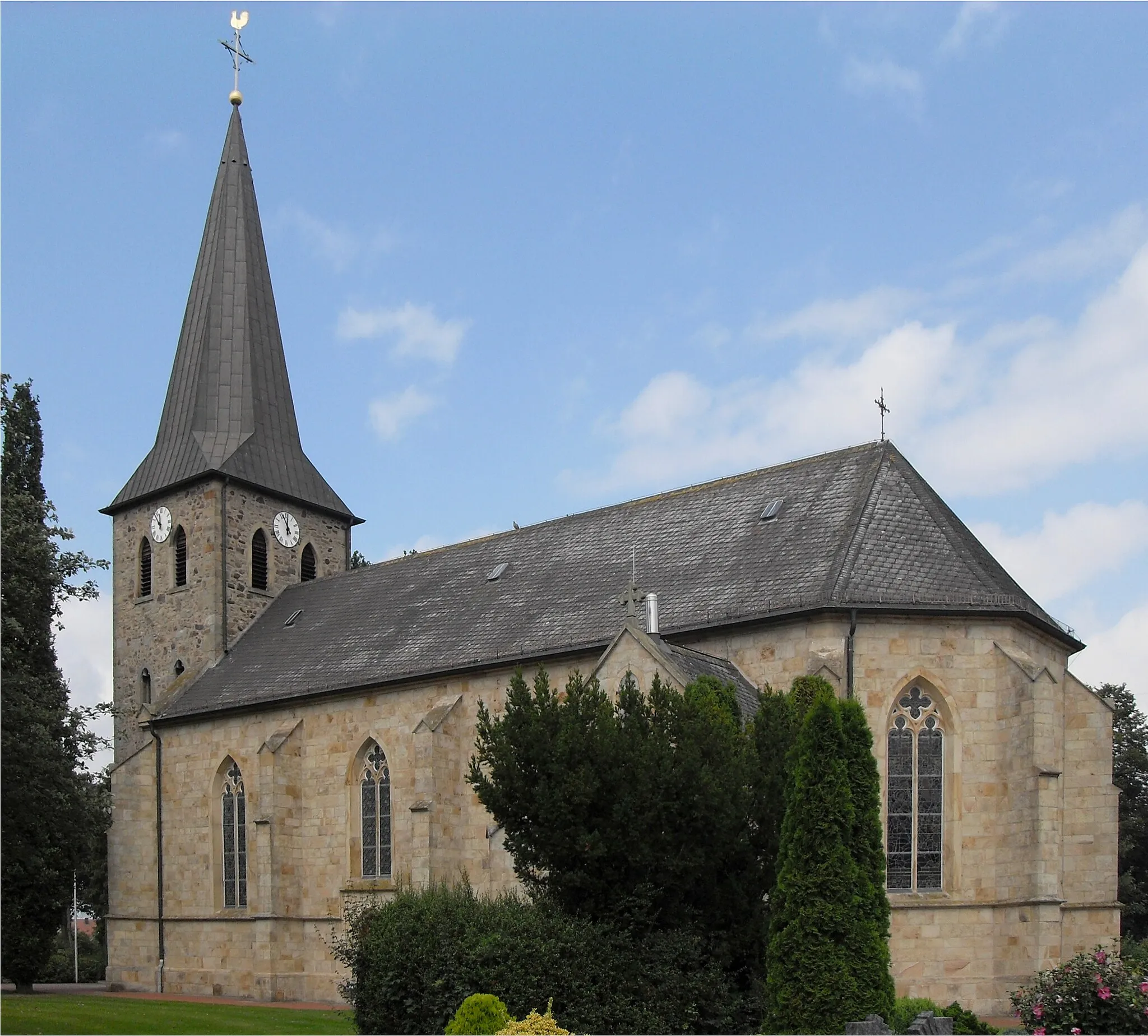 Photo showing: Südseite der Pfarrkirche St. Antonius in Messingen, Landkreis Emsland