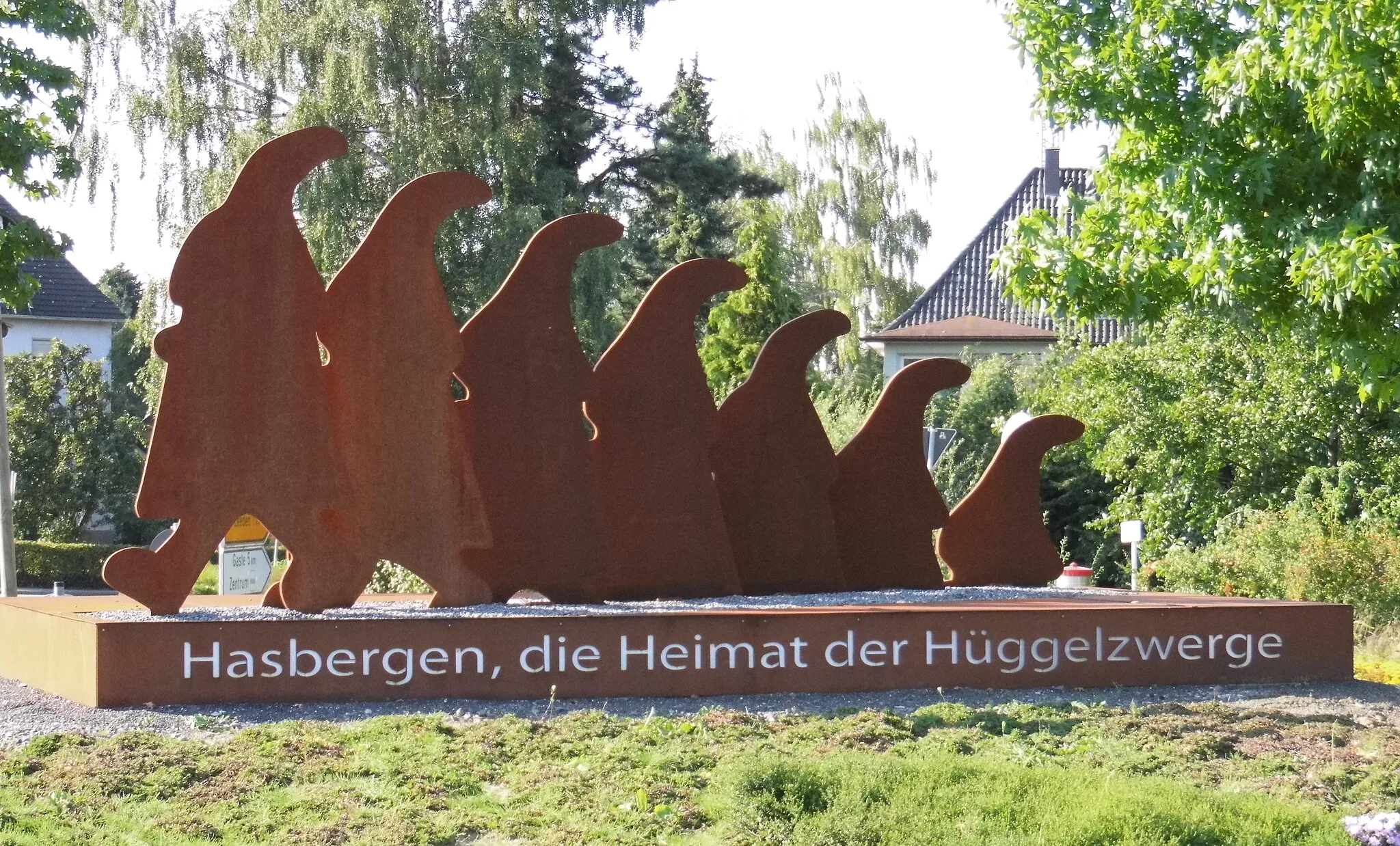 Photo showing: Sculpture on a central island in a roundabout in Hasbergen, Germany
