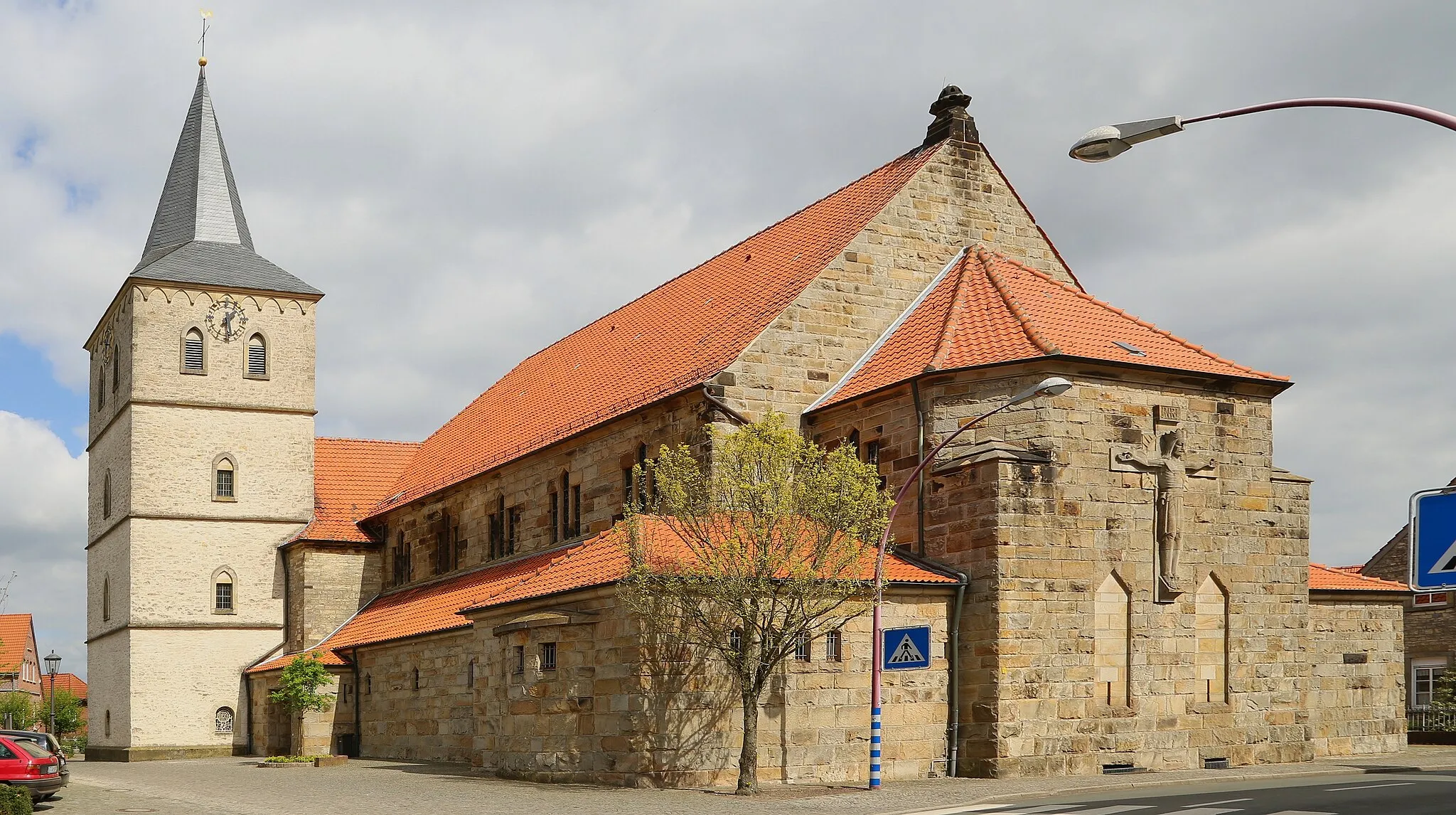 Photo showing: The Roman Catholic St Cosmas and Damian Church (St.-Cosmas-und-Damian-Kirche) in Horstmar-Leer, Kreis Steinfurt, North Rhine-Westphalia, Germany.