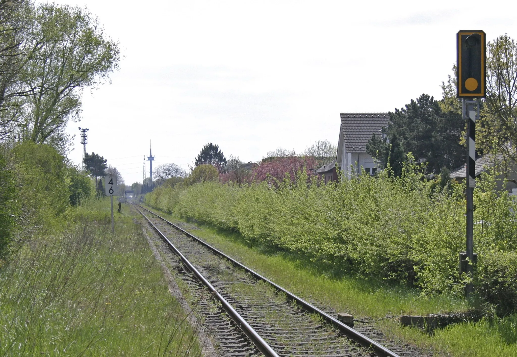 Photo showing: VzG-Strecke 2263 (Wesel – Bocholt) in Höhe des Hp Blumenkamp, Blickrichtung Wesel.