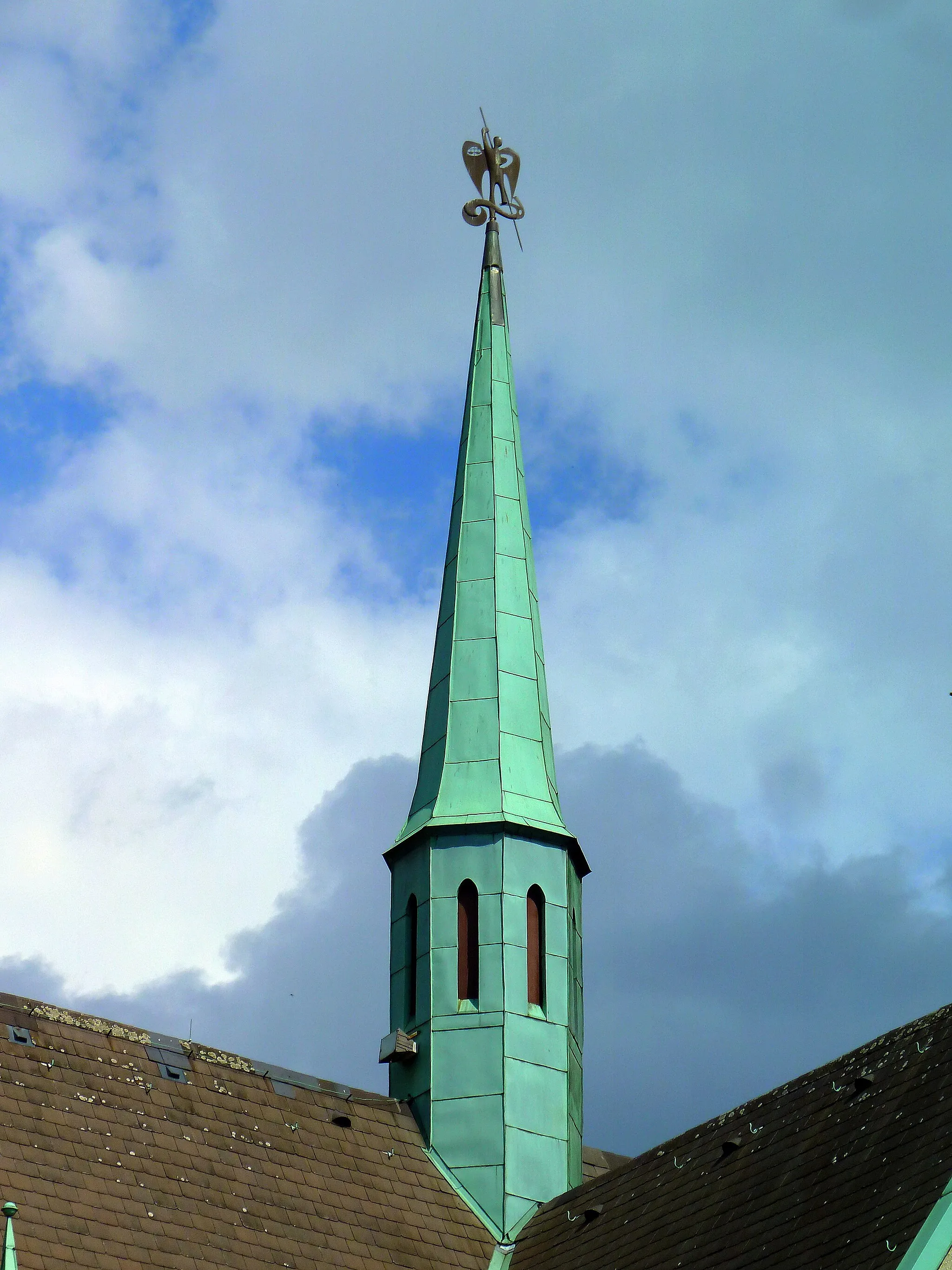 Photo showing: Essen-Dellwig --- Seitenturm der Kath. Kirche St. Michael