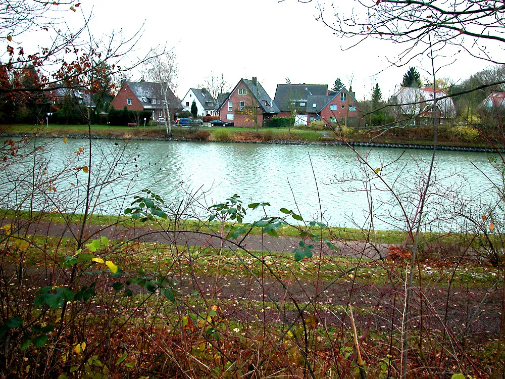 Photo showing: Wesel-Datteln-Kanal und Häuser, Dorsten-Hardt.