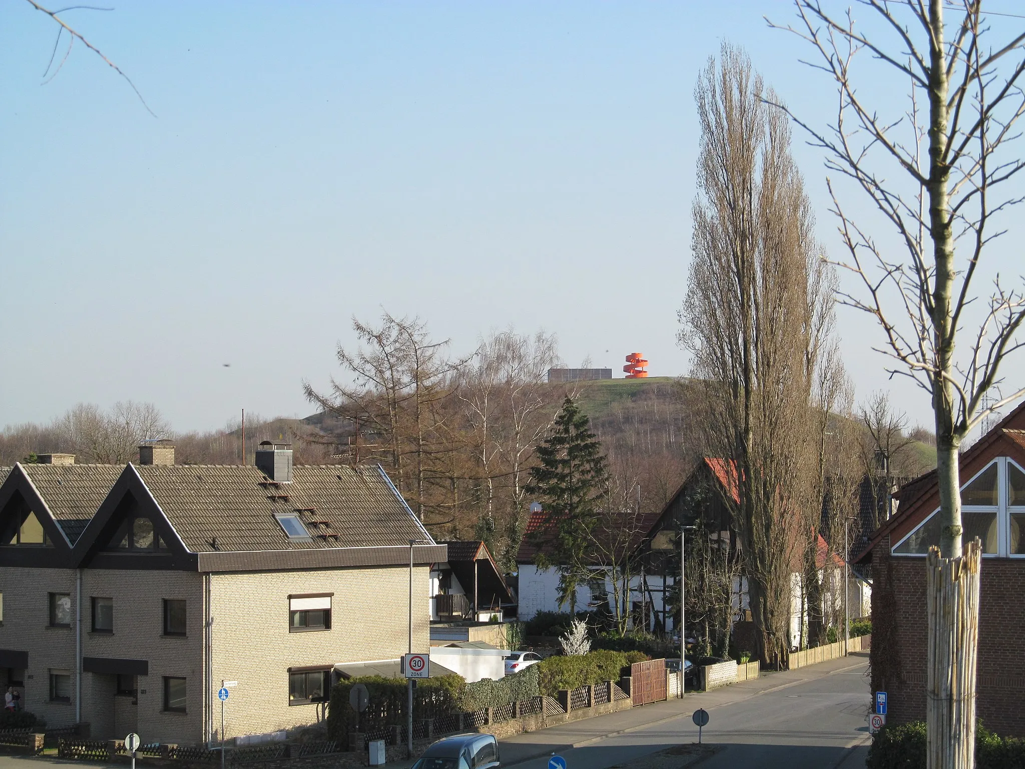 Photo showing: Blicke vom Lippepark zur Halde Humbert