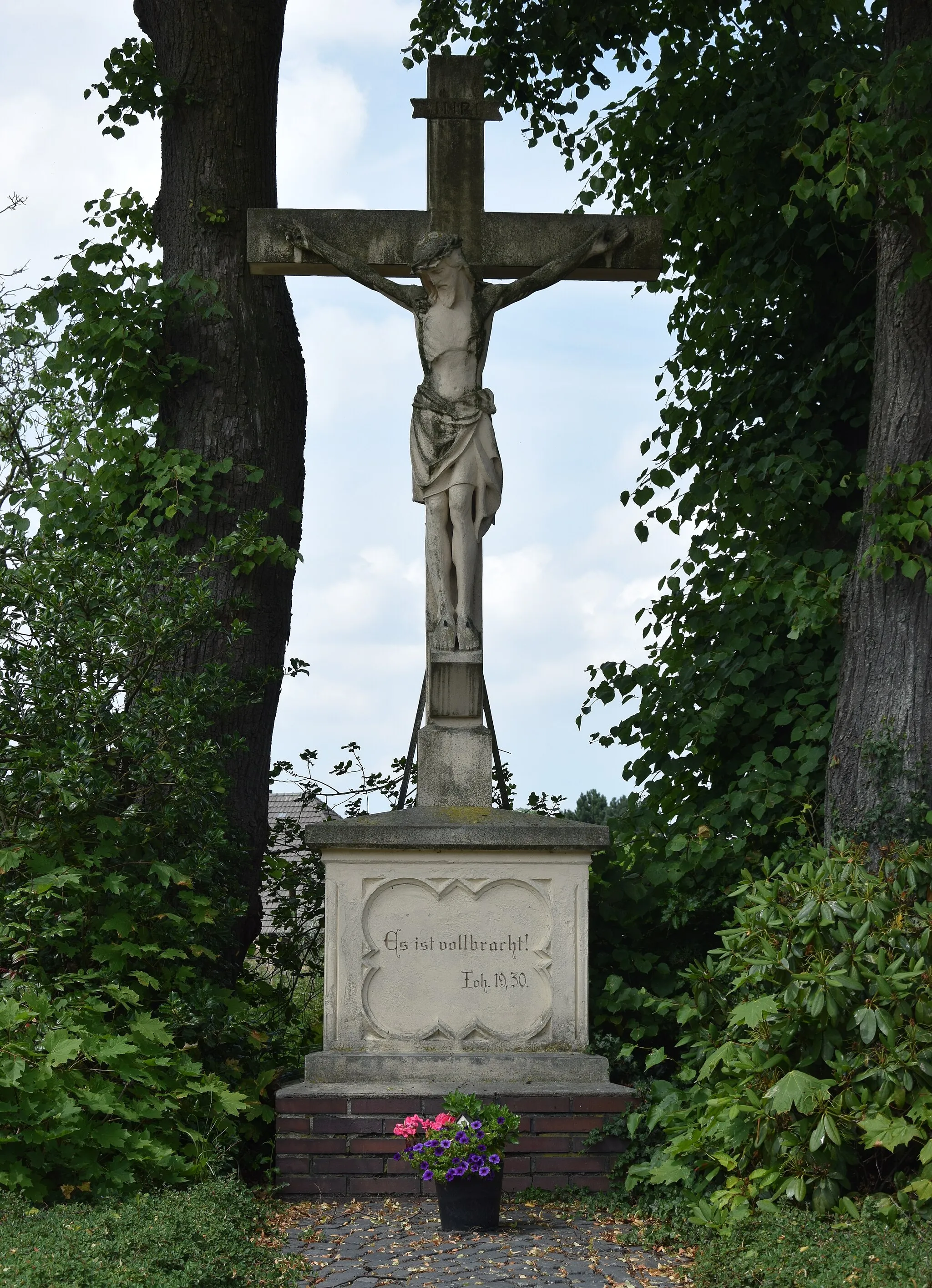 Photo showing: Denkmalgeschütztes Wegekreuz in Südlohng
