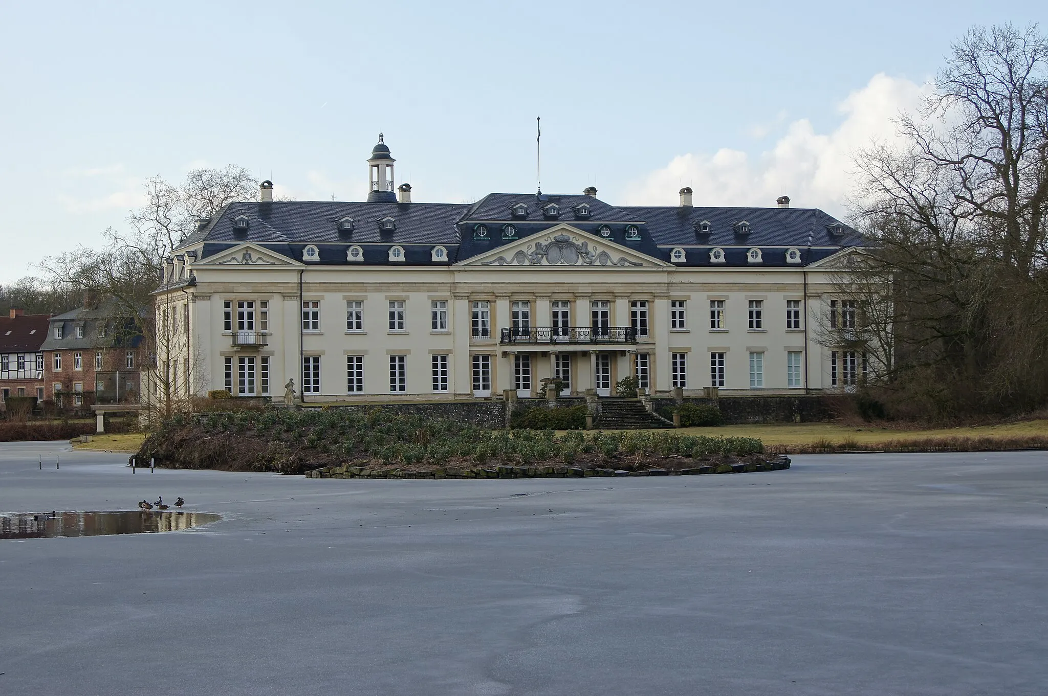 Photo showing: Schloss Varlar zwischen Coesfeld und Osterwick gesehen von den rückwärtigen Parkanlagen.
