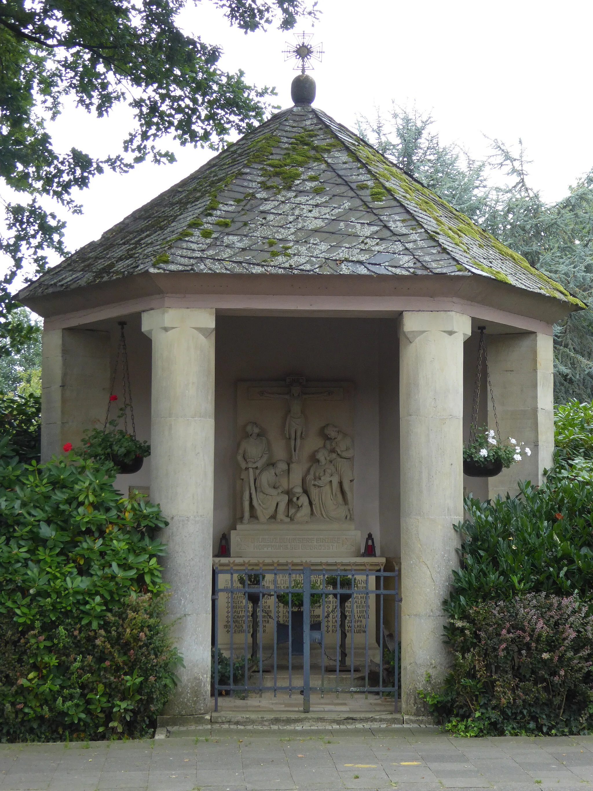 Photo showing: Kriegerdenkmal, Schapdetten, Roxeler Straße 18