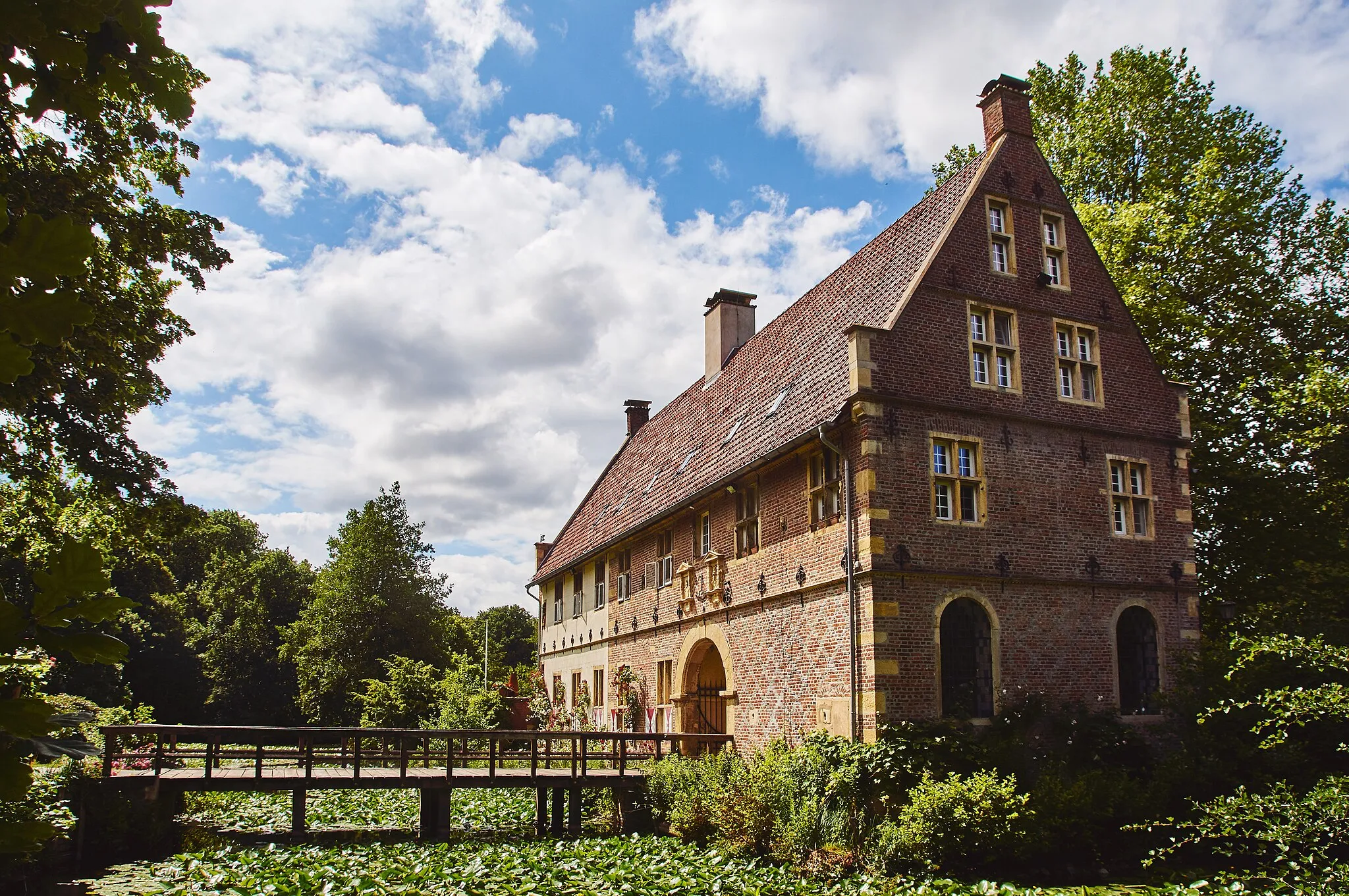 Photo showing: Die Loburg bei Coesfeld ist ein Herrenhaus aus dem 16. Jahrhundert mit Gräftenanlage.