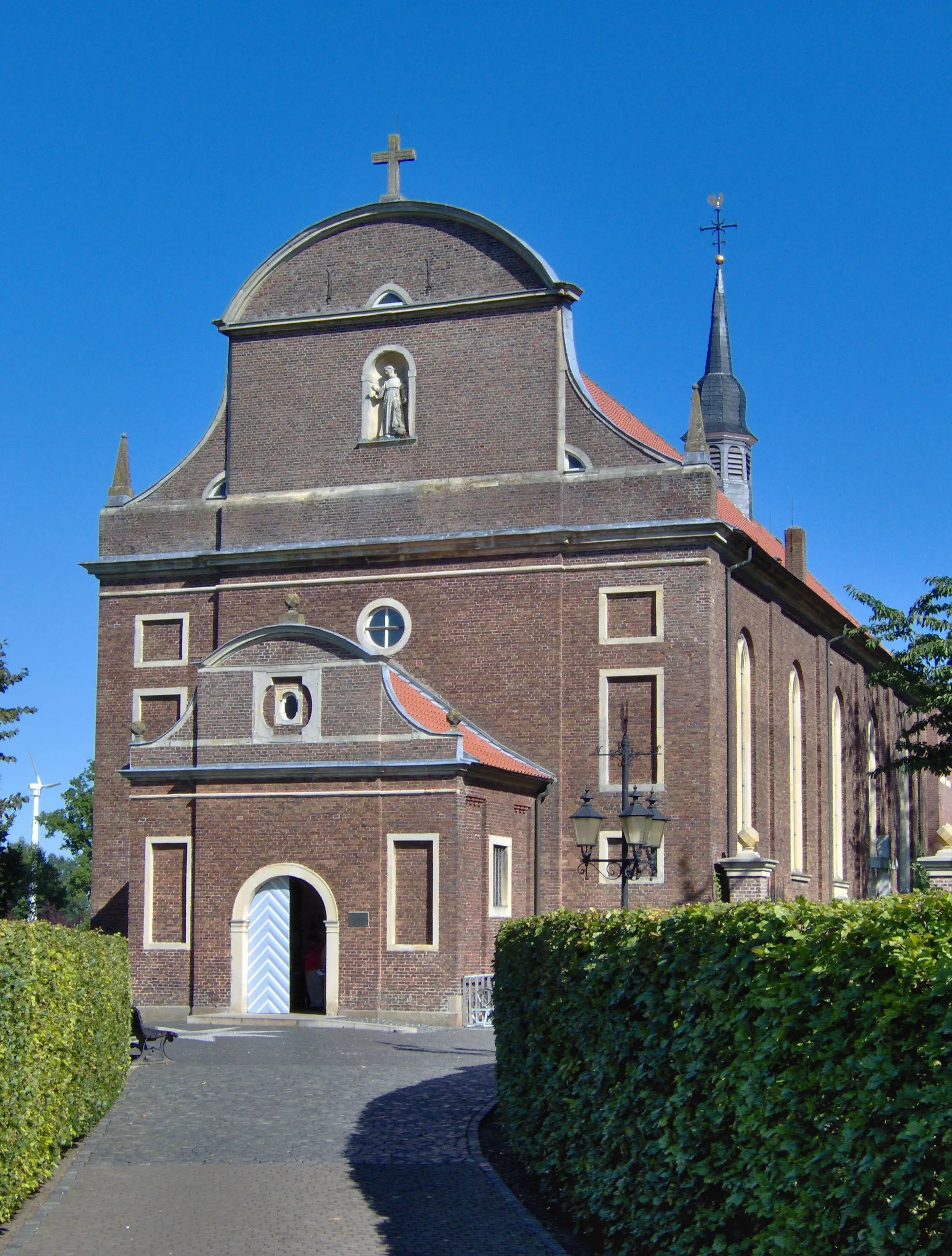 Photo showing: The catholic church, the Sankt Franziskuskirche of Zwillbrock, a hamlet in the municipality of Vreden in North Rhine-Westphalia, Germany
