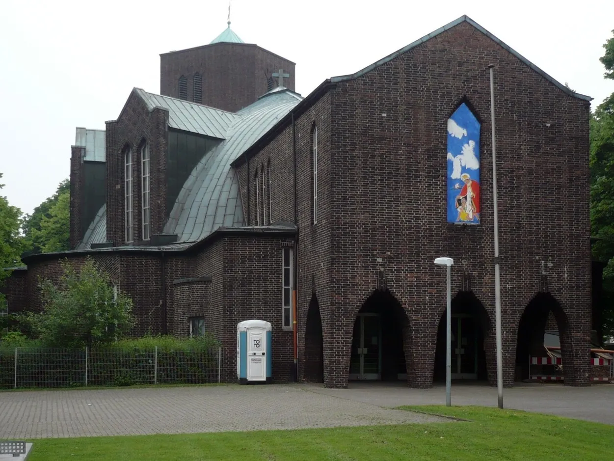 Photo showing: Heilige-Schutzengel-Kirche Kirche in Essen-Frillendorf