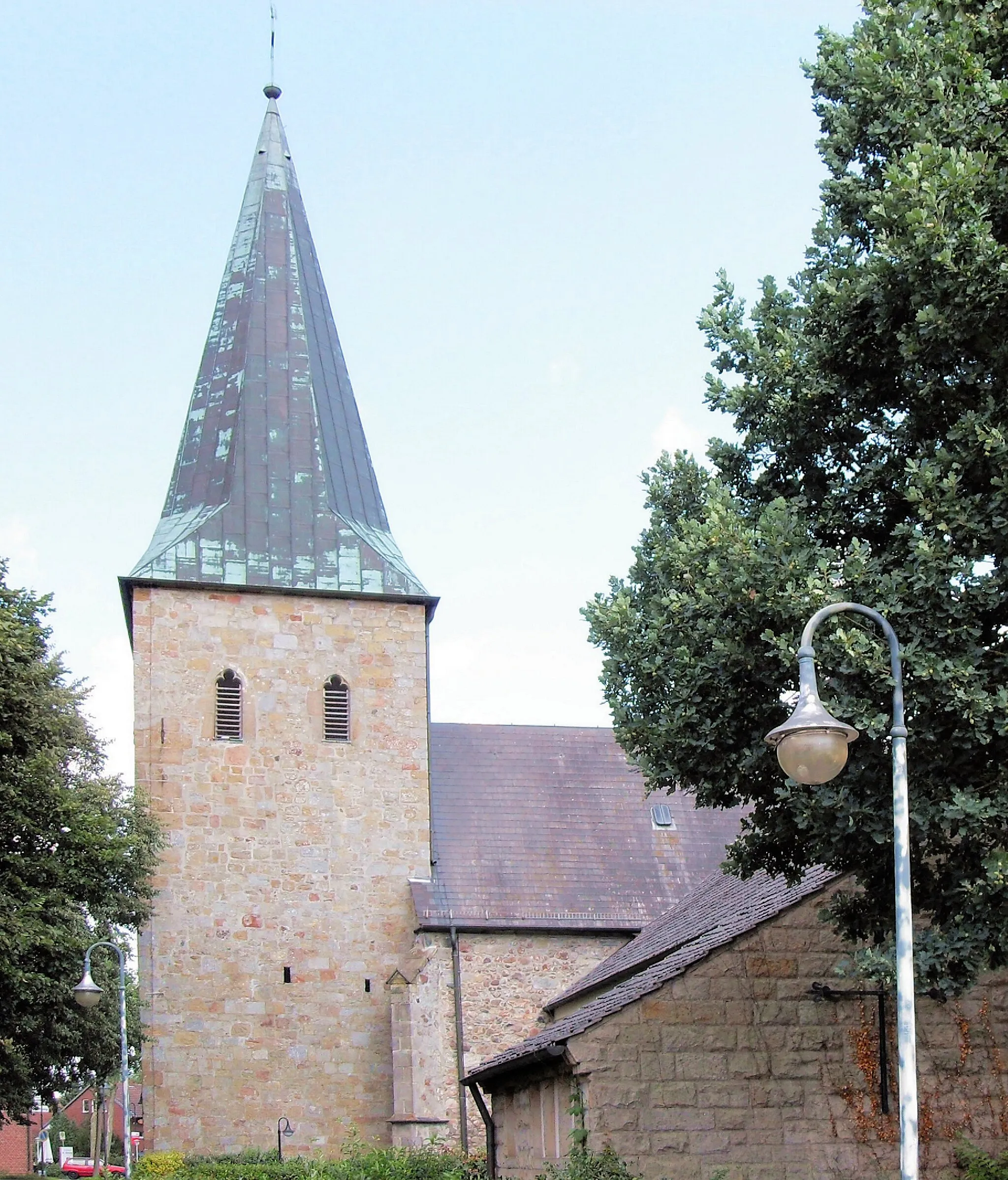 Photo showing: Turm der Pfarrkirche St. Gertrudis in Lingen-Bramsche, Landkreis Emsland