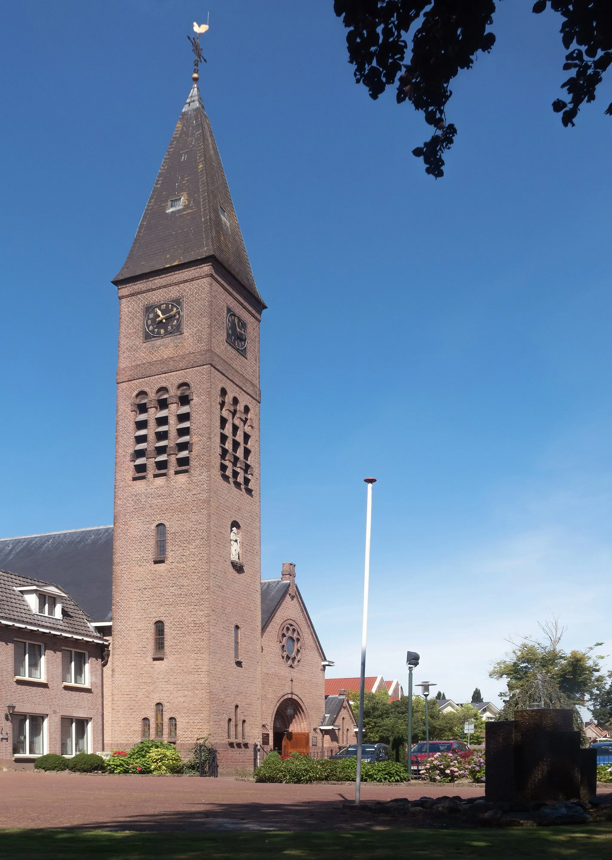 Photo showing: De Lutte, church: the Plechelmuskerk