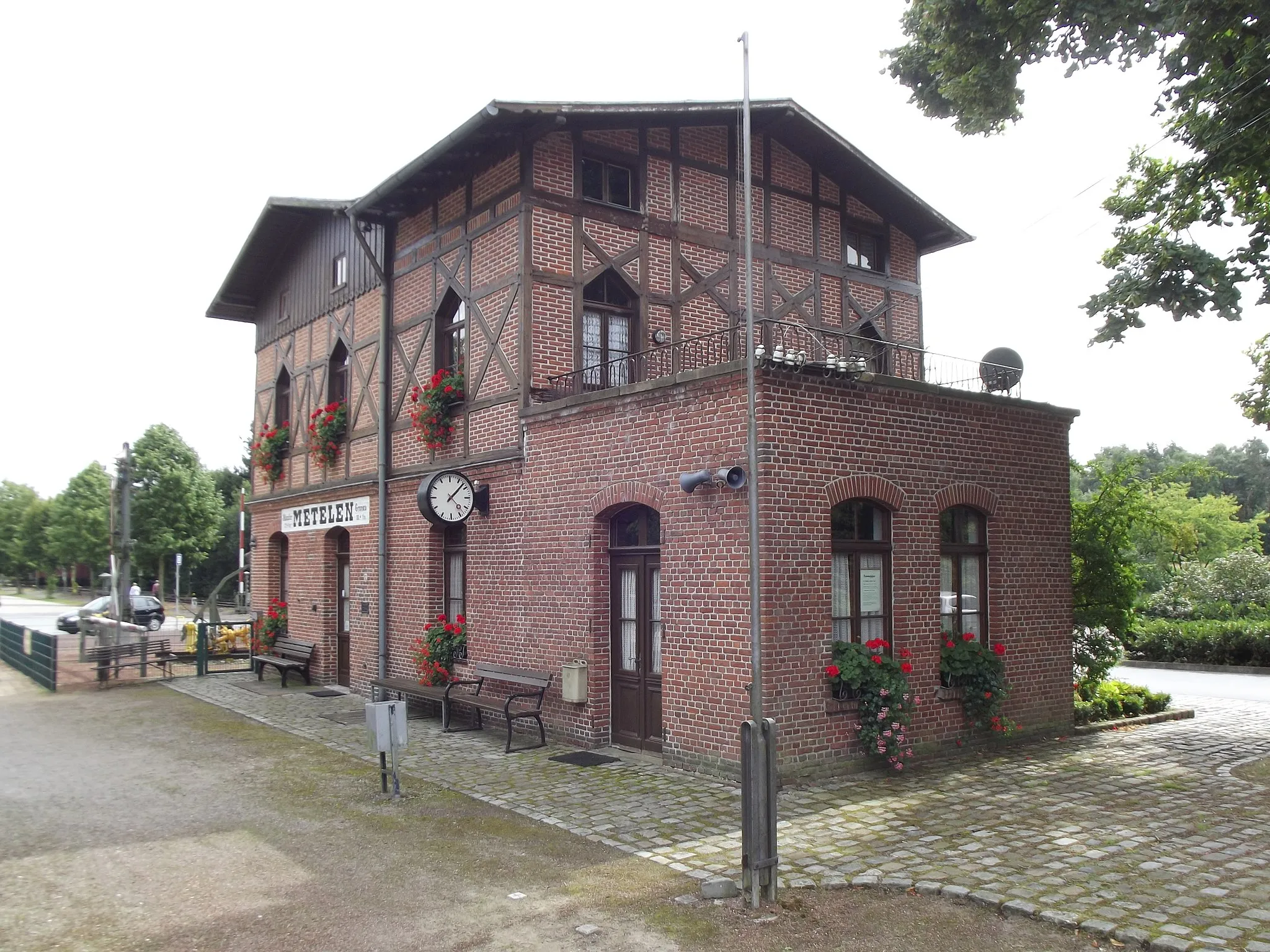 Photo showing: The former railway station. Now there are automats and the building has become a museum