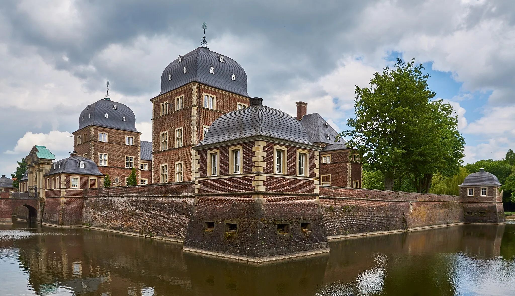 Photo showing: Ahaus Castle, Ahaus, district of Borken, North Rhine-Westphalia, Germany.