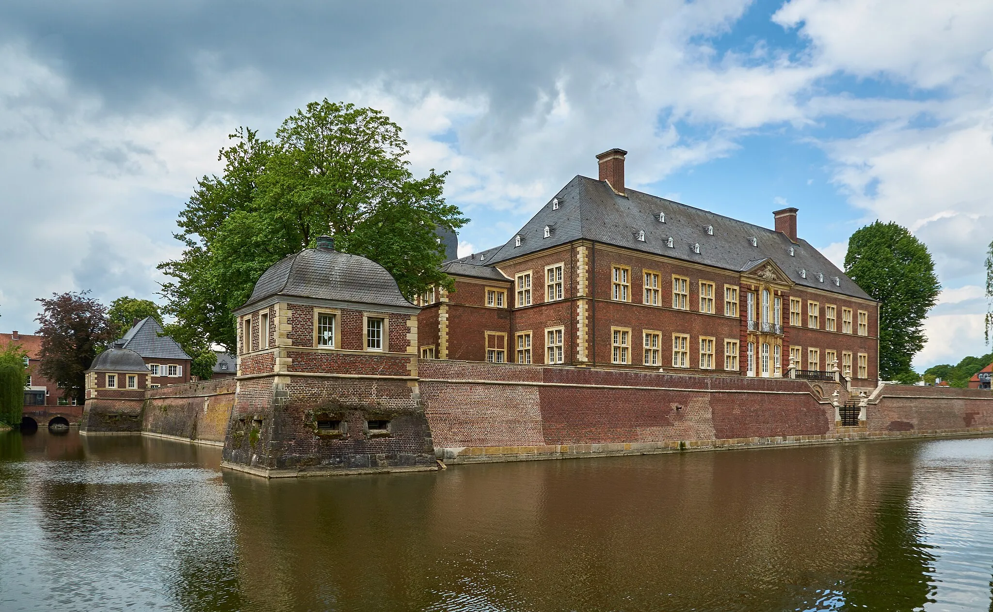 Photo showing: Ahaus Castle, Ahaus, district of Borken, North Rhine-Westphalia, Germany.