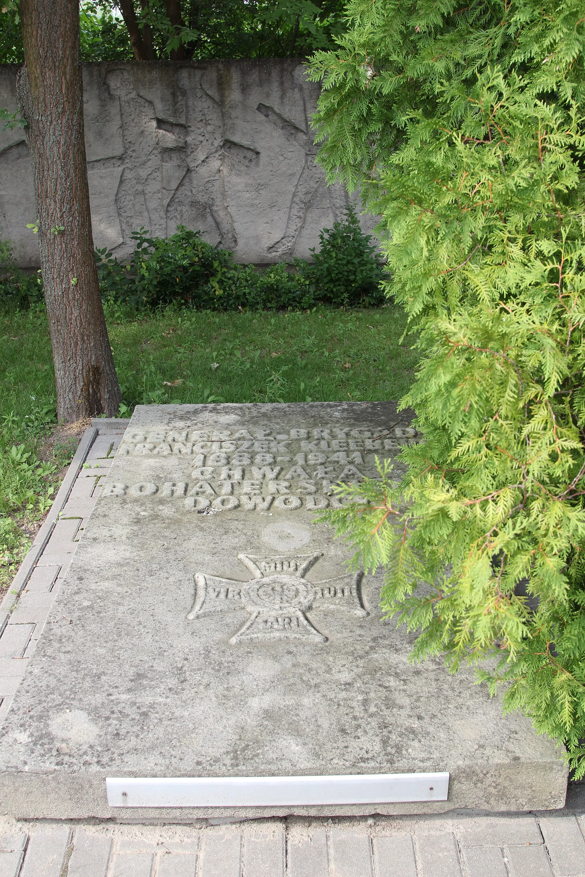 Photo showing: Franciszek Kleeberg grave on War cemetery in Kock