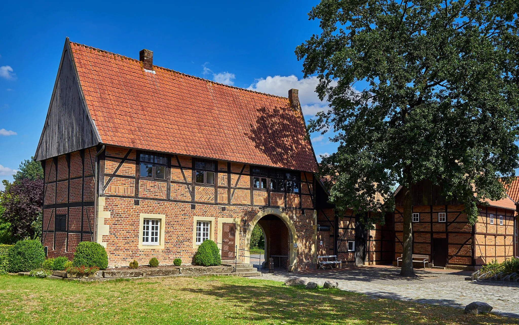 Photo showing: Hunnenporte, a gatehouse in Asbeck, Legden, North Rhine-Westphalia, Germany.