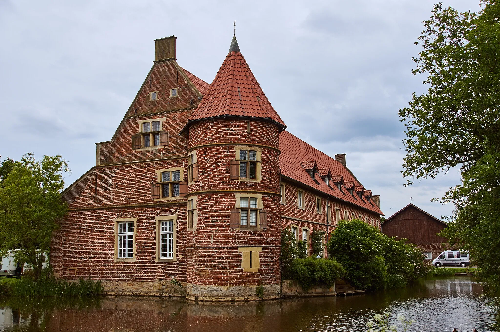 Photo showing: Haus Vögeding in Münster, zwischen Rüschhaus und Burg Hülshoff gelegen.

This is a photograph of an architectural monument. It is on the list of cultural monuments of Münster (Westfalen).