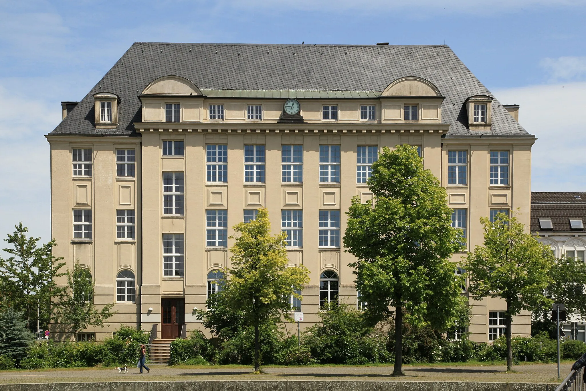 Photo showing: Ehemaliges Verwaltungsgebäude der Thyssen-Gießerei in der Bochumer Straße 86 in Gelsenkirchen, 1993–2015 Sitz des Arbeitsgerichts Gelsenkirchen