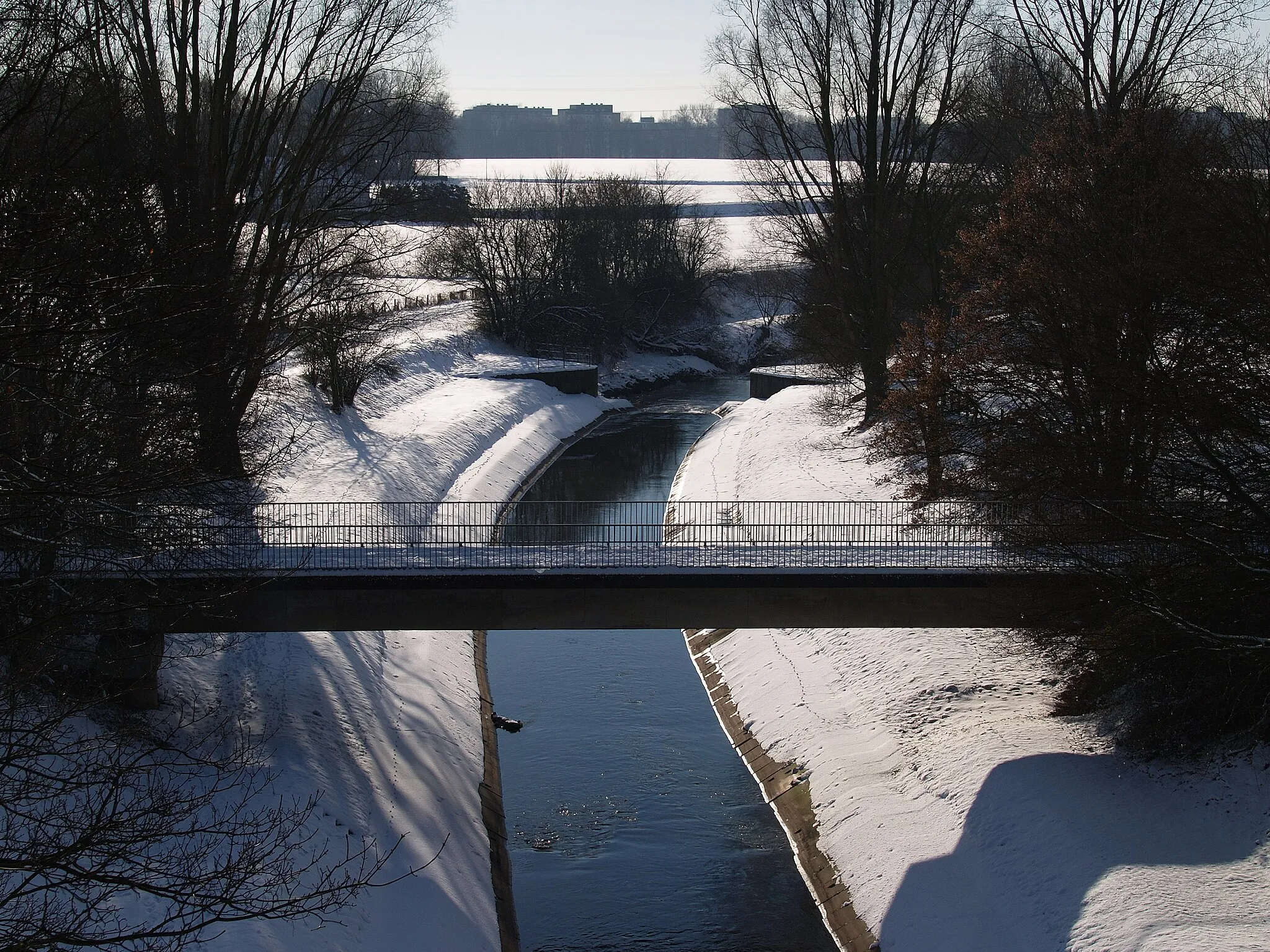 Photo showing: Blick von der Emscherbrücke der König-Ludwig-Trasse nach Westen auf die Emscher