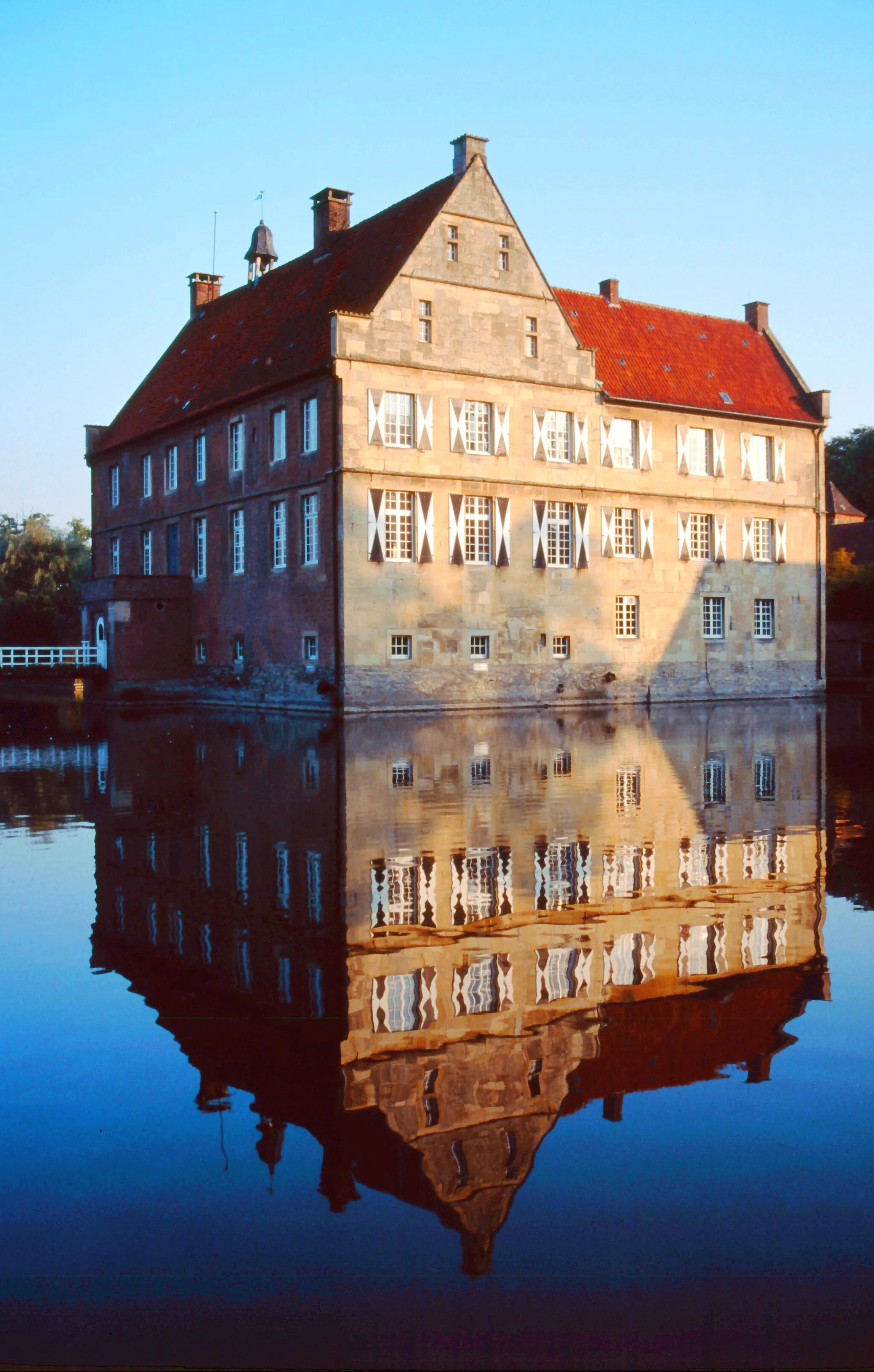 Photo showing: Burg Hülshoff (Münsterland, 1980er Jahre)