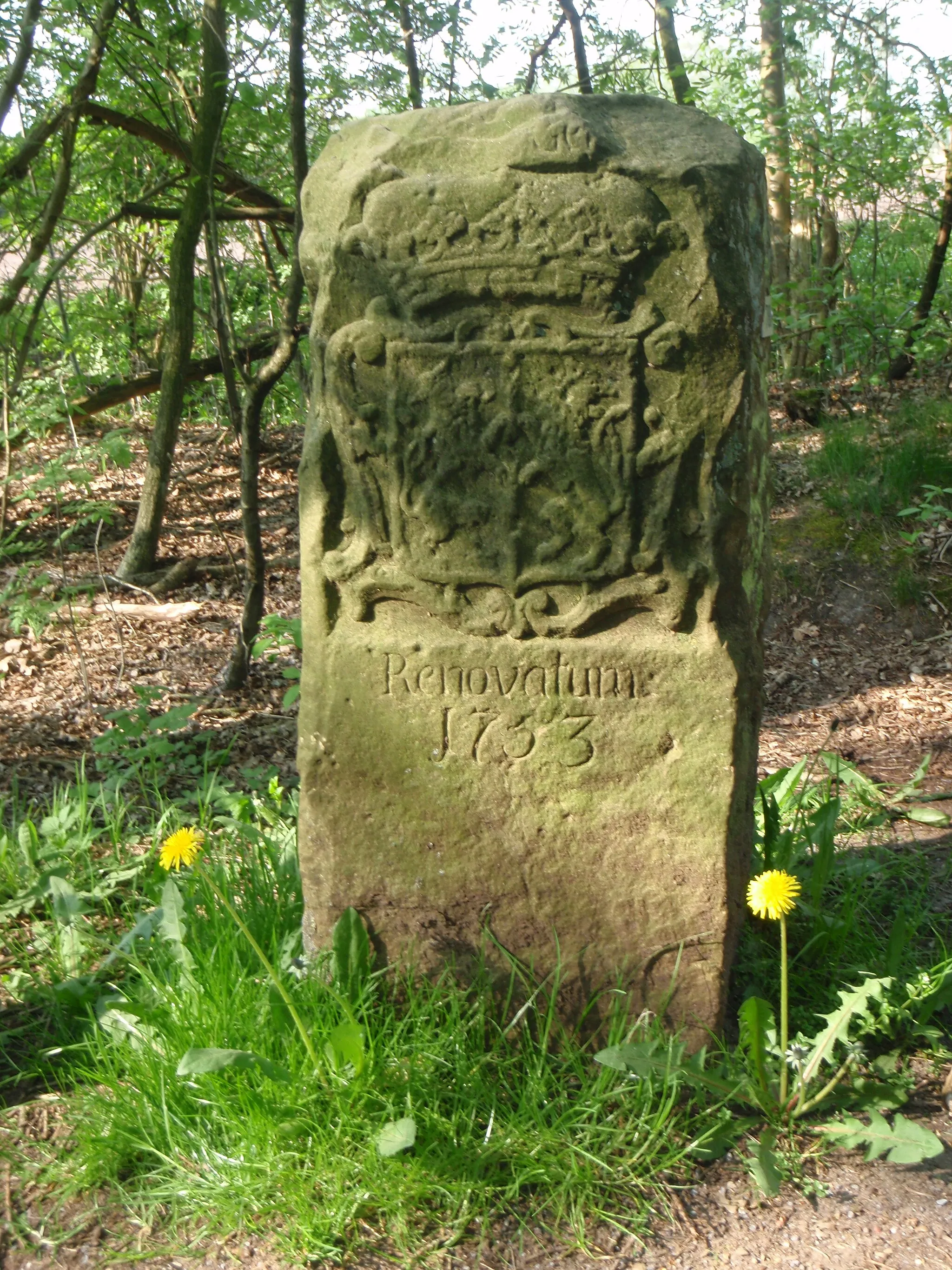 Photo showing: The boundary stone No. 788 between North Rhine-Westphalia, Germany, and Gelderland, Netherlands, from 1753.