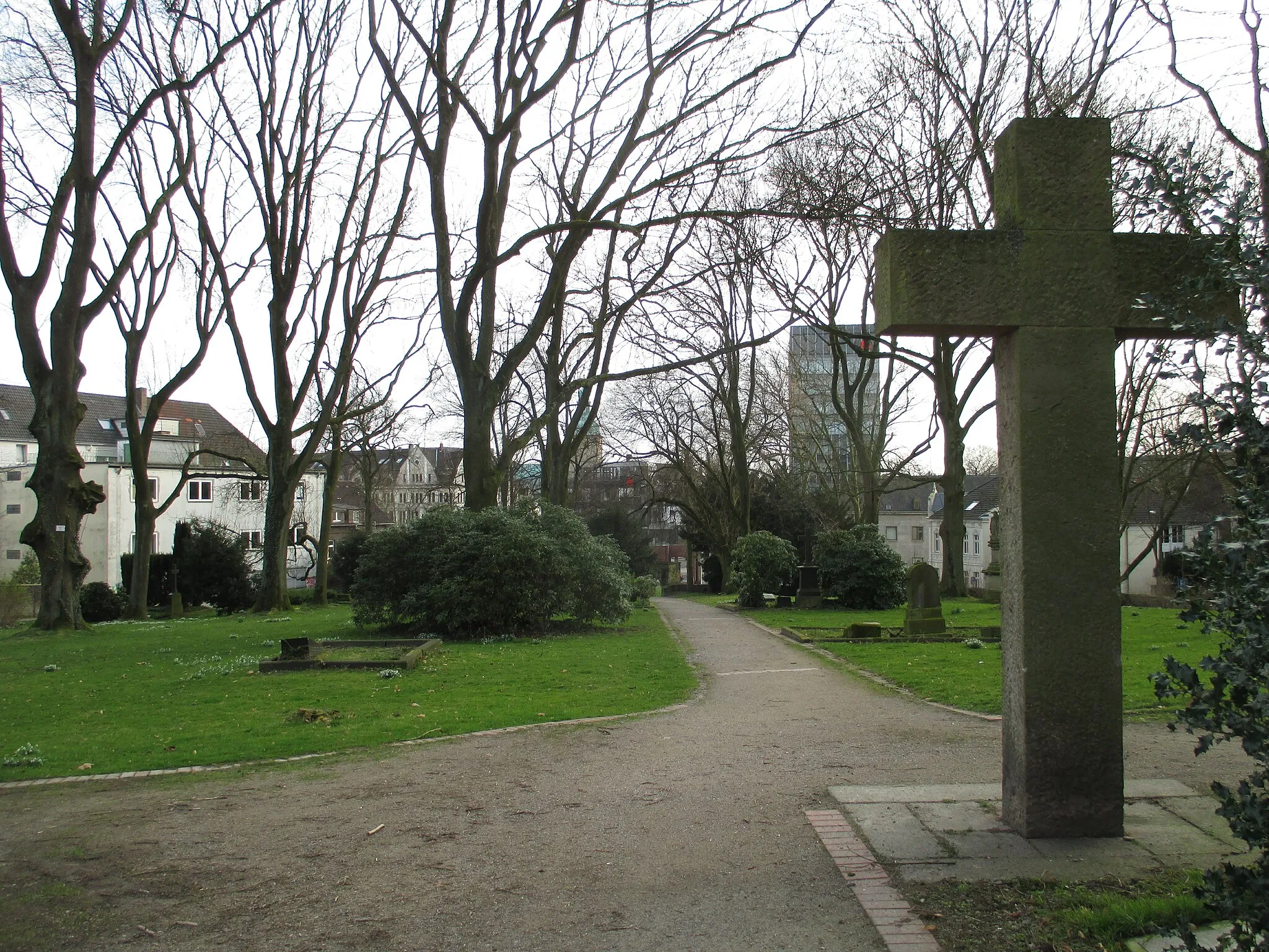 Photo showing: Alter Friedhof am Lohtor.