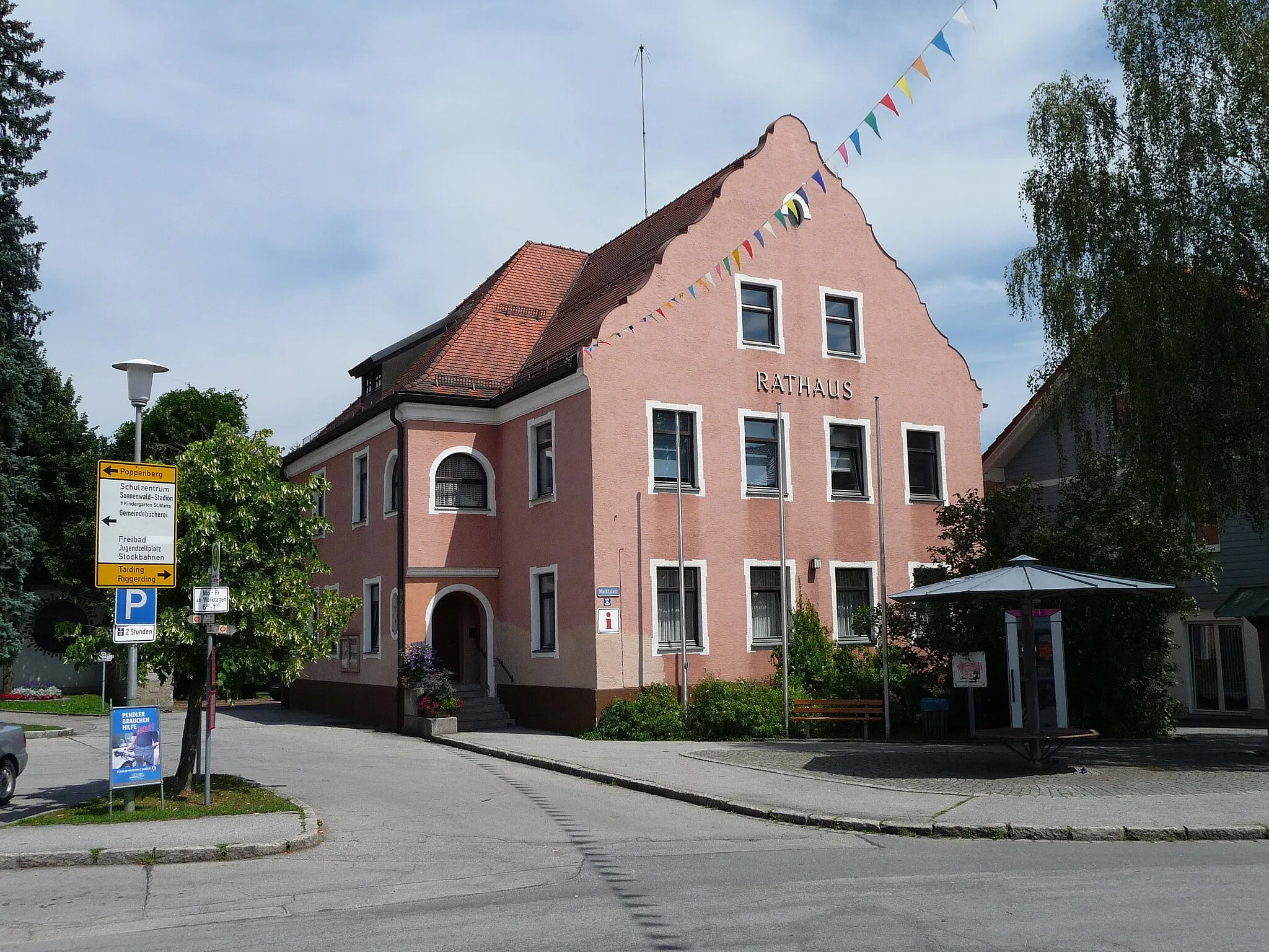 Photo showing: Das Rathaus von Schöllnach