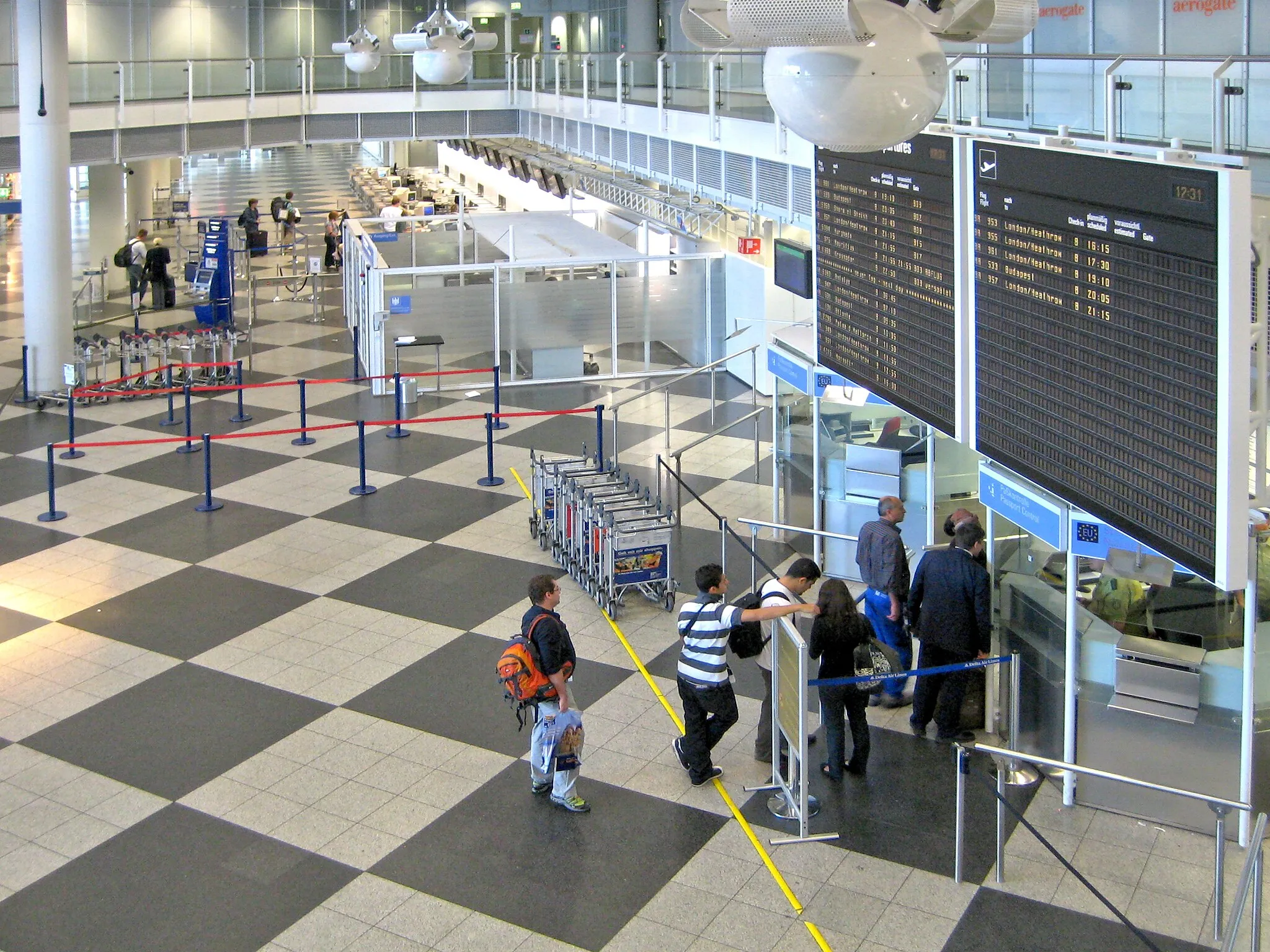 Photo showing: Munich International Airport, Terminal 1, Level 4, departures gate