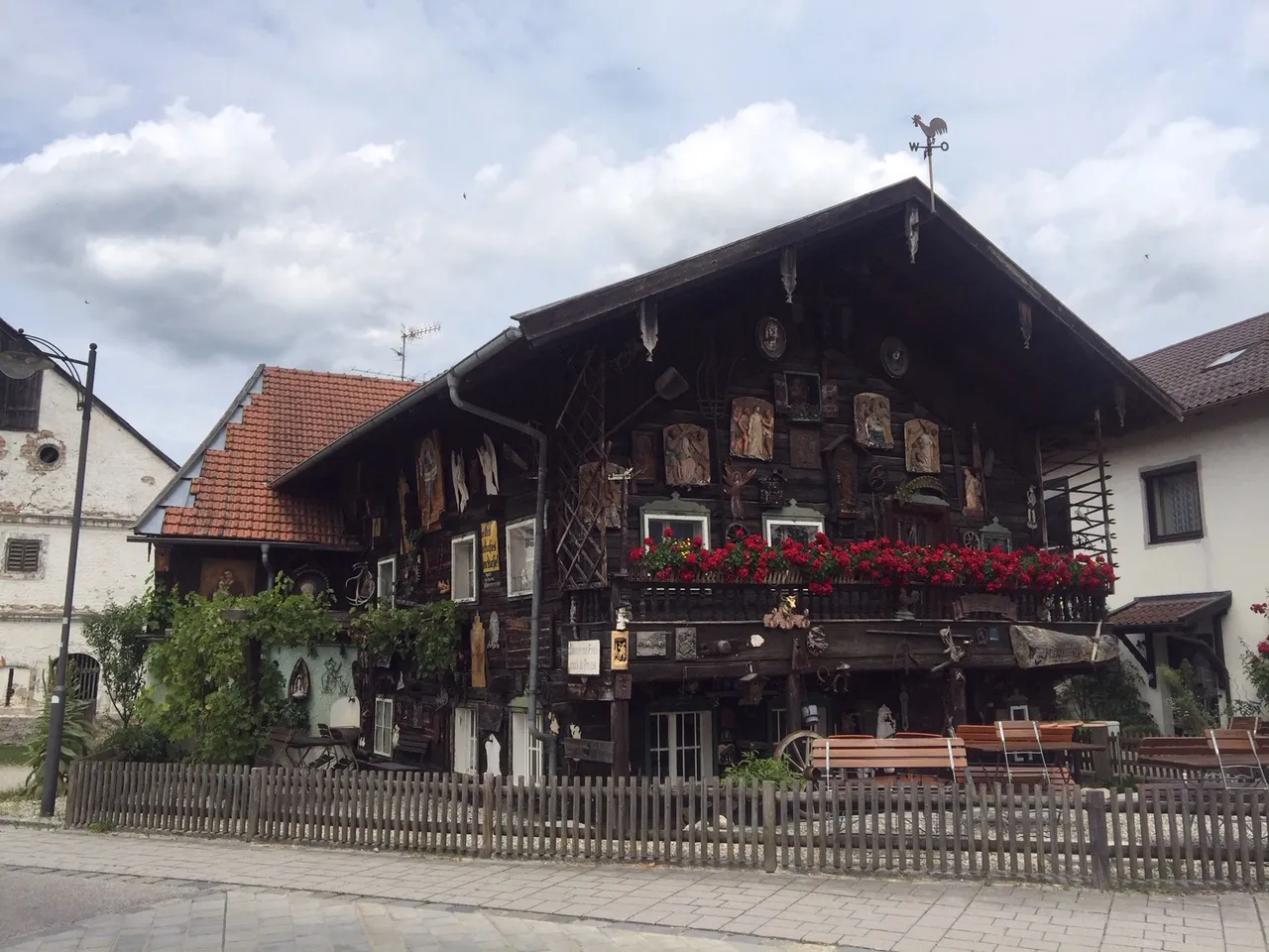 Photo showing: Blockbau, mit Flachsatteldach und Giebelschrot, 1814 erbaut