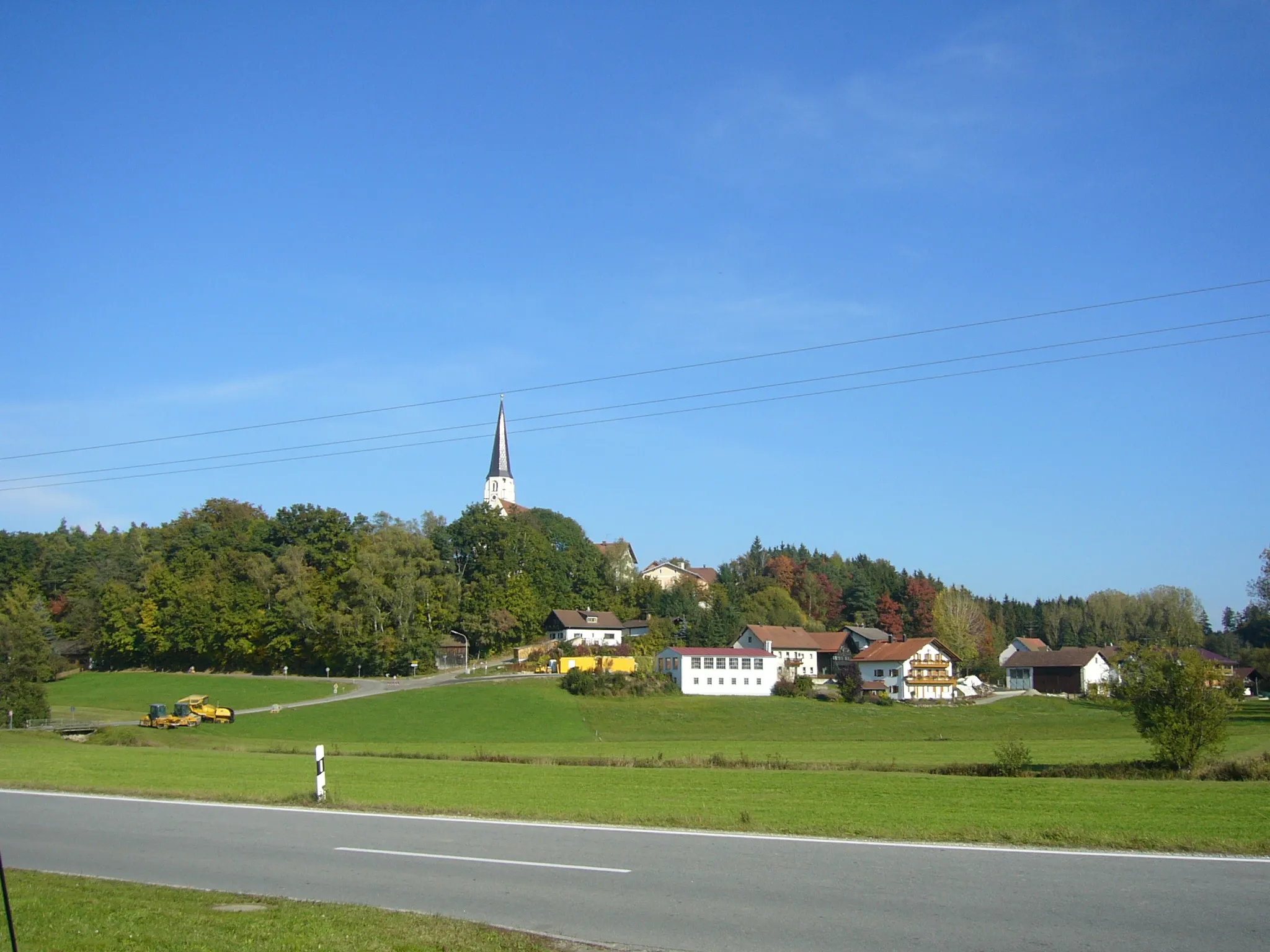 Photo showing: Dietersburg, Landkreis Rottal-Inn, von der Bundesstraße 388 gesehen.
