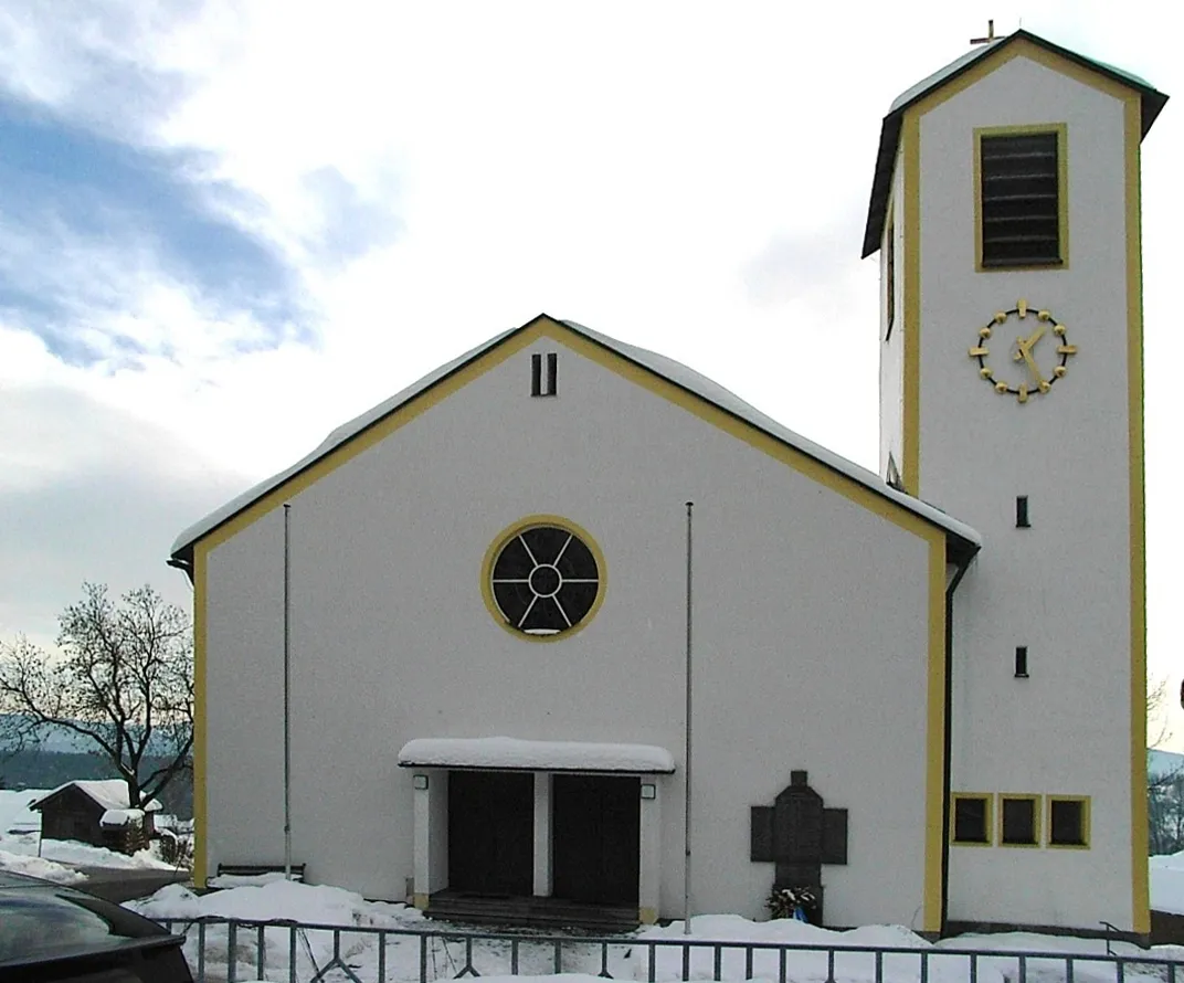 Photo showing: Lindberg, northern facade of St Joseph Parish Church.