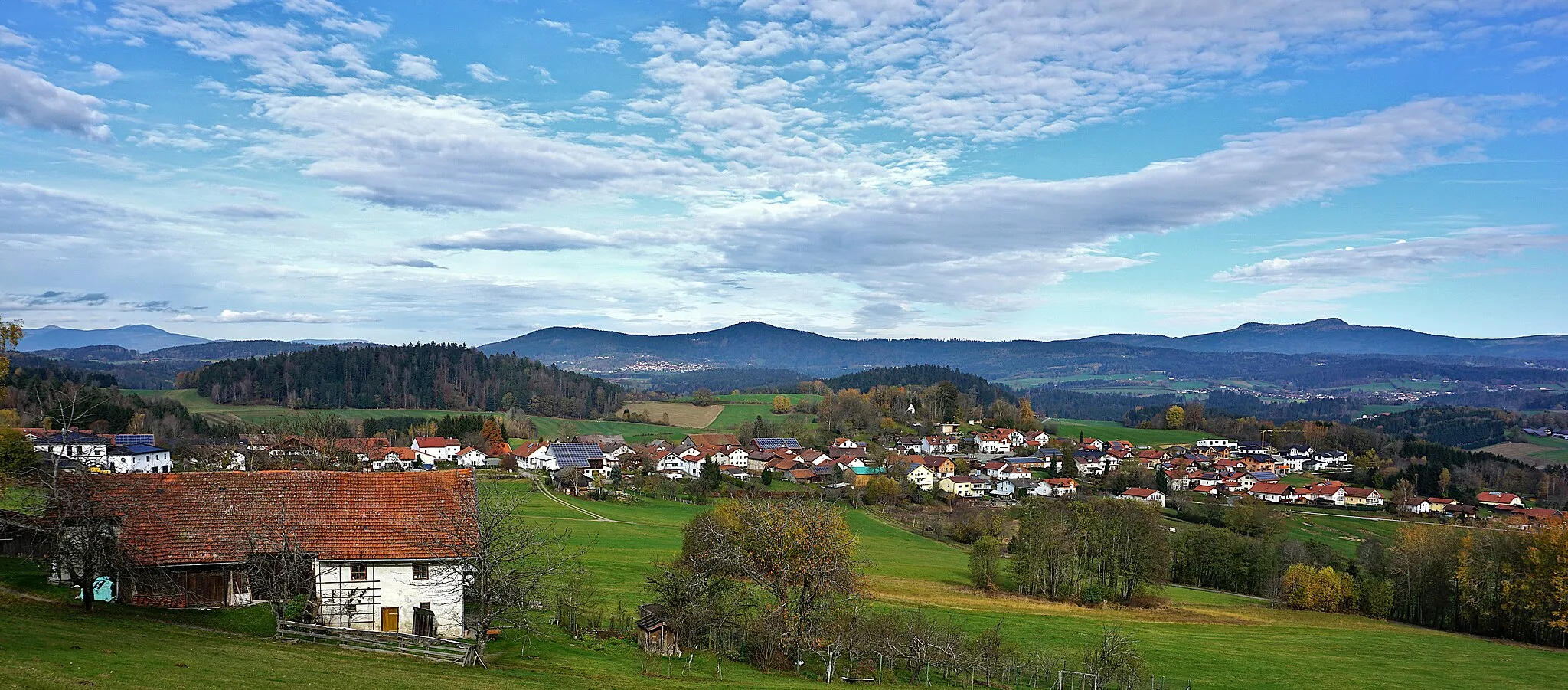 Photo showing: Blick auf Hilgenreith, Ortsteil von Innernzell.