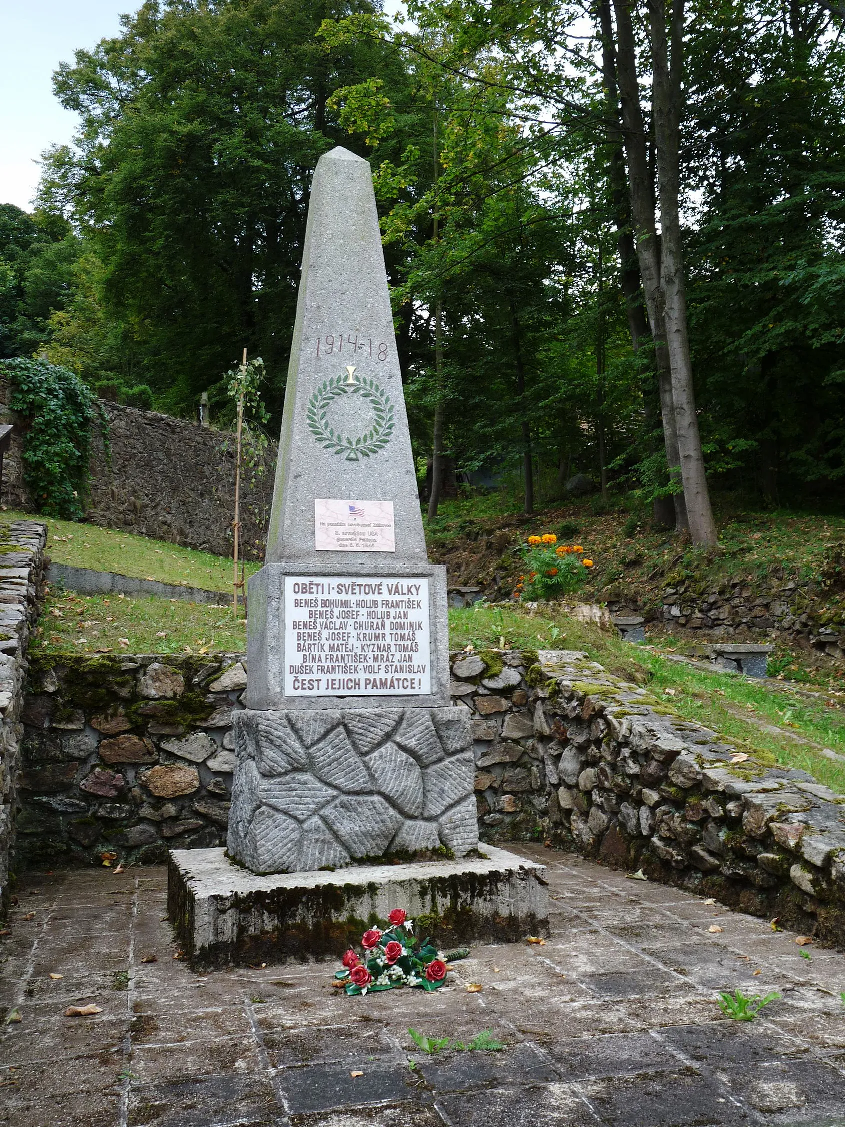 Photo showing: World War I memorial in the village of Zdíkovec in Prachatice District, Czech Republic, part of the municipality of Zdíkov.