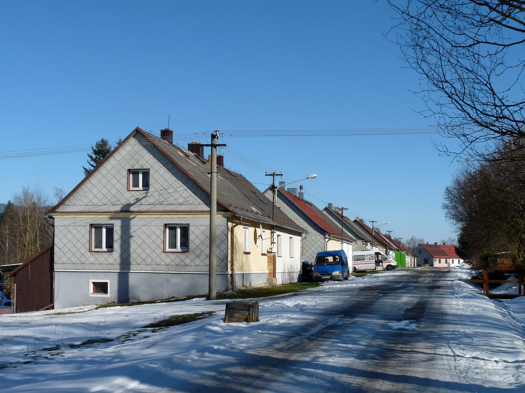 Photo showing: House No 54 in the village of Nové Chalupy, south-east part of the municipality of Nová Pec, Prachatice District, South Bohemian Region, Czech Republic.