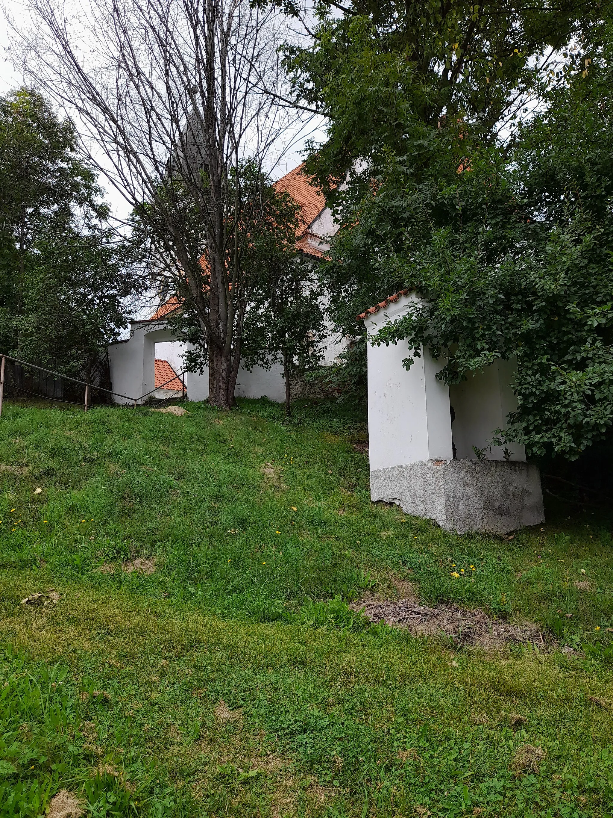 Photo showing: Kaplička (kulturní památka České republiky na území obce Ktiš)